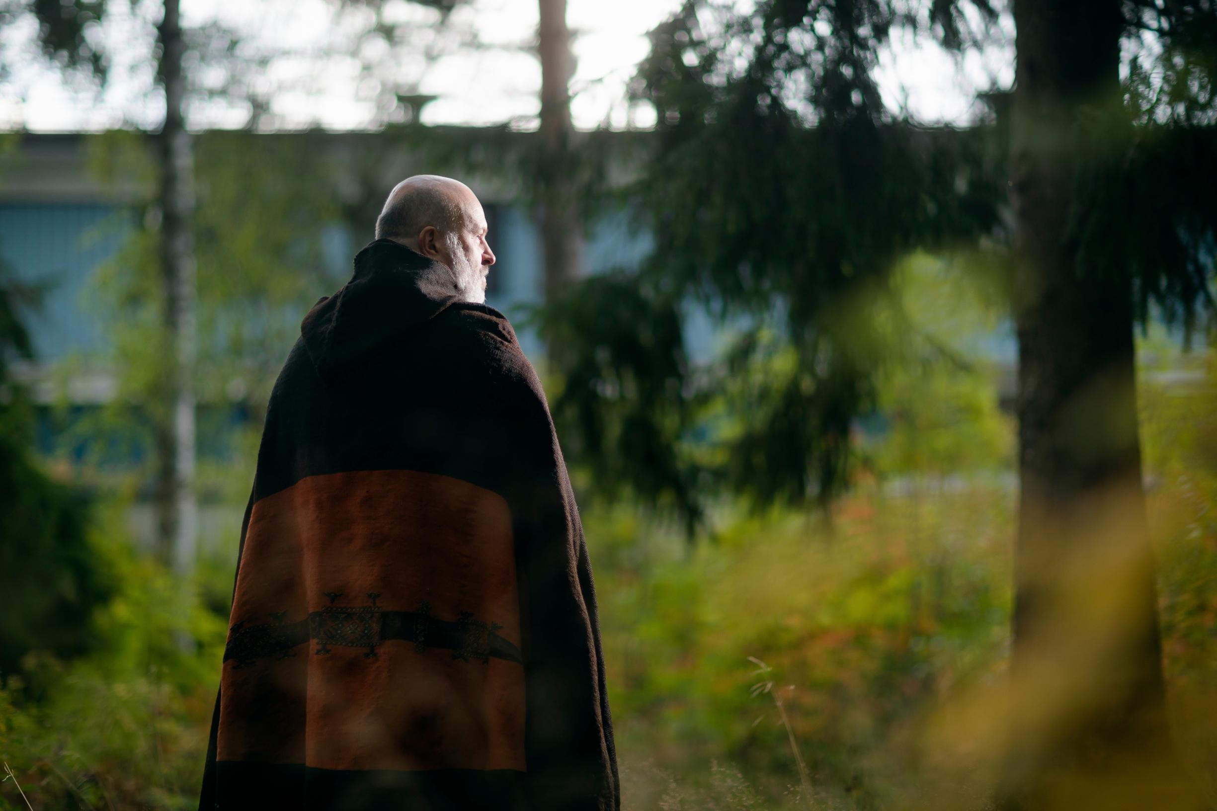 Kenkäsuunnittelija Aki Choklat: ”Opin lapsena katsomaan elämän valoisia puolia”