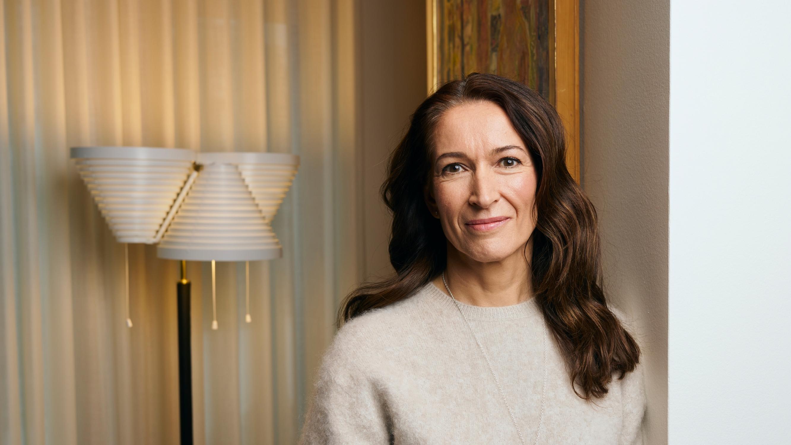 Suzanne Innes-Stubb kertoo elämästä presidentin puolisona – ja asioista, joista ei puhuta tarpeeksi: ”Vaihdevuosipuheesta pitäisi tulla valtavirtaa”