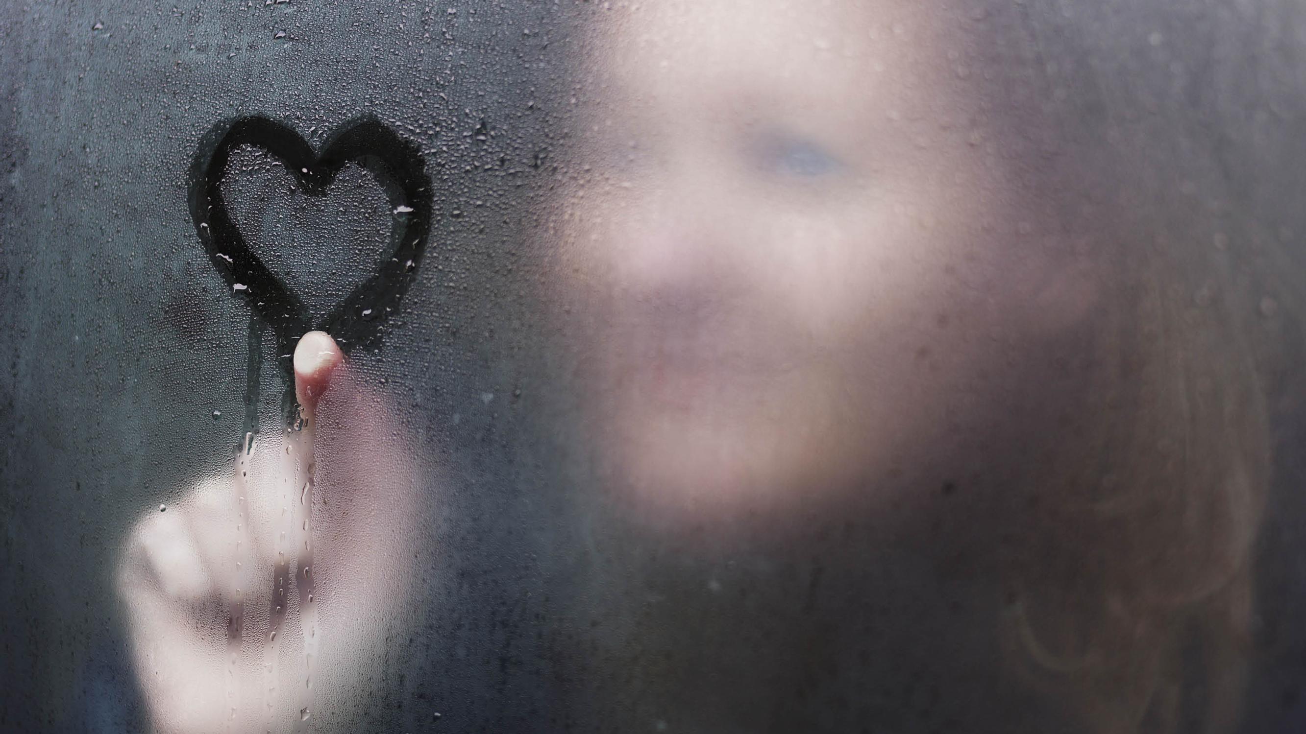 Nämä ovat 8 rakkausriippuvuuden muotoa – terapeutti listaa piirteet