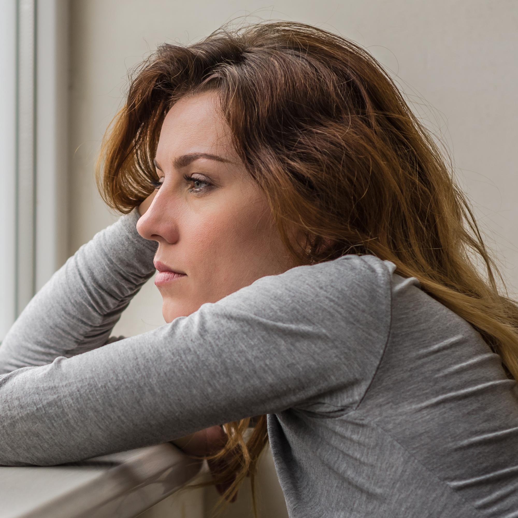 Jäitkö jumiin ikäviin sanoihin, huonoon eroon tai kokemaasi vääryyteen? Näin opit päästämään irti