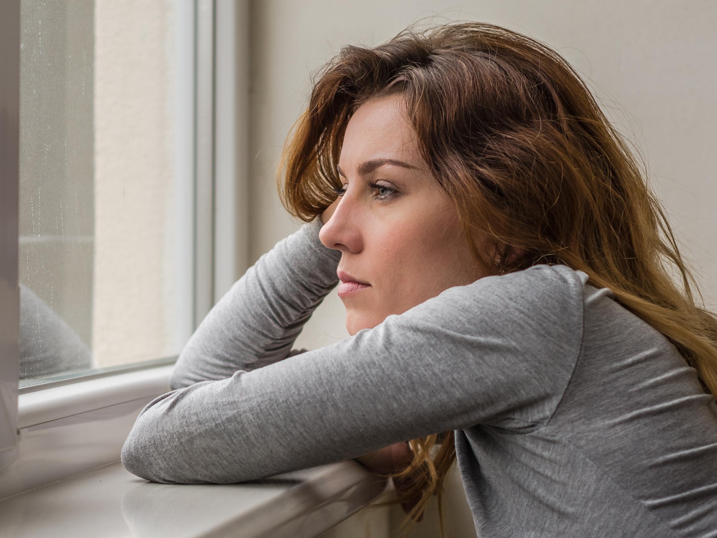 Jäitkö jumiin ikäviin sanoihin, huonoon eroon tai kokemaasi vääryyteen? Näin opit päästämään irti