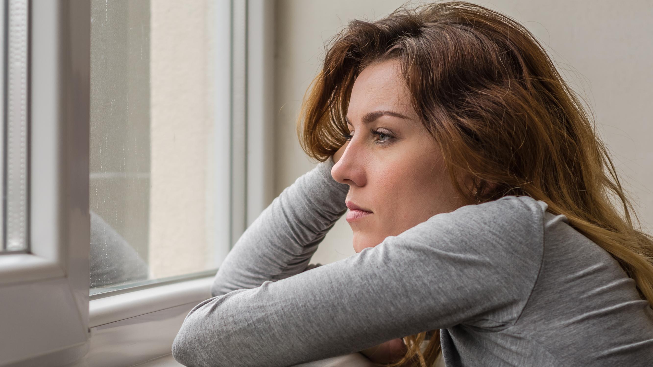 Jäitkö jumiin ikäviin sanoihin, huonoon eroon tai kokemaasi vääryyteen? Näin opit päästämään irti