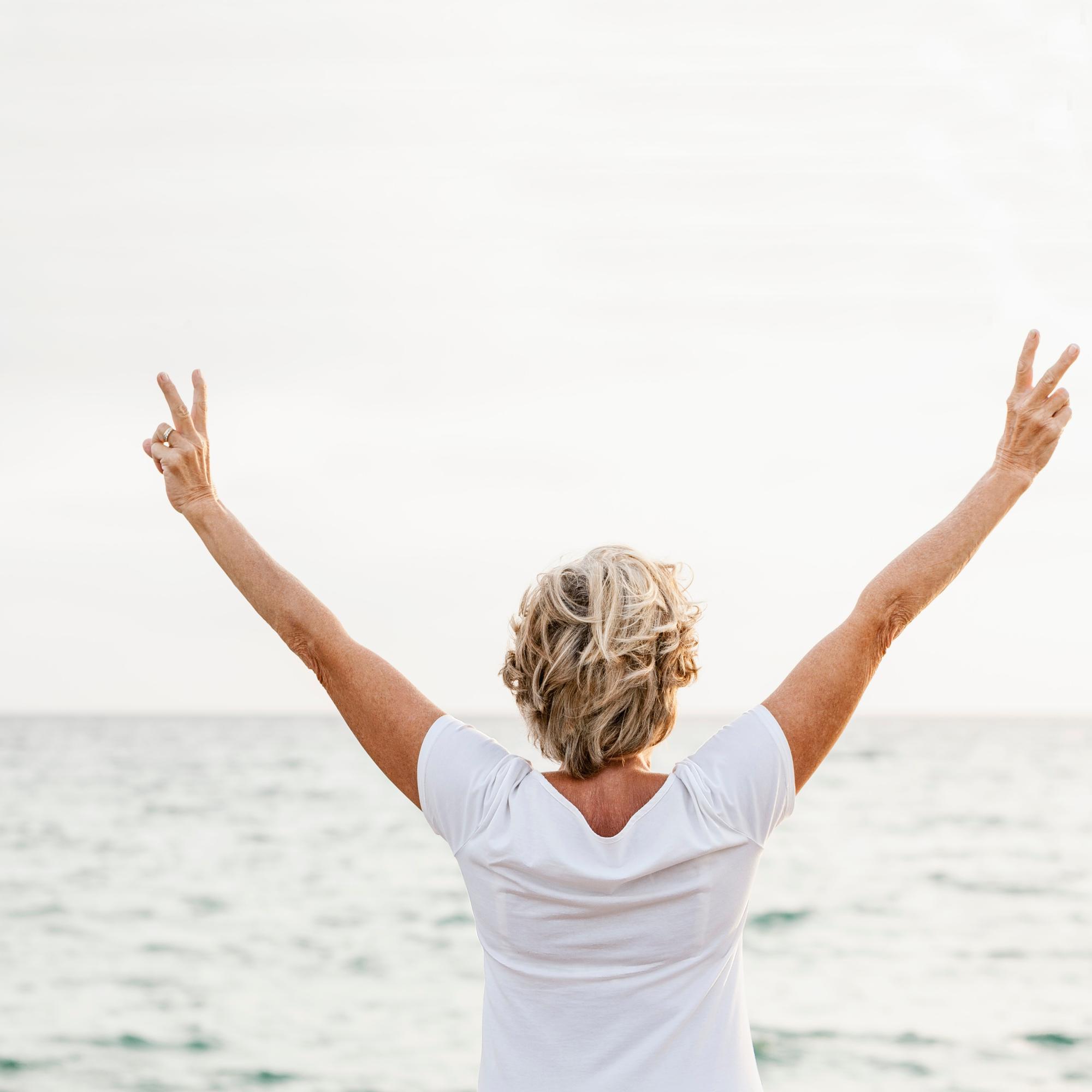 Alaselkäkipu voi helpottaa keskustelulla – lääkäri neuvoo myös muut yllättävät keinot