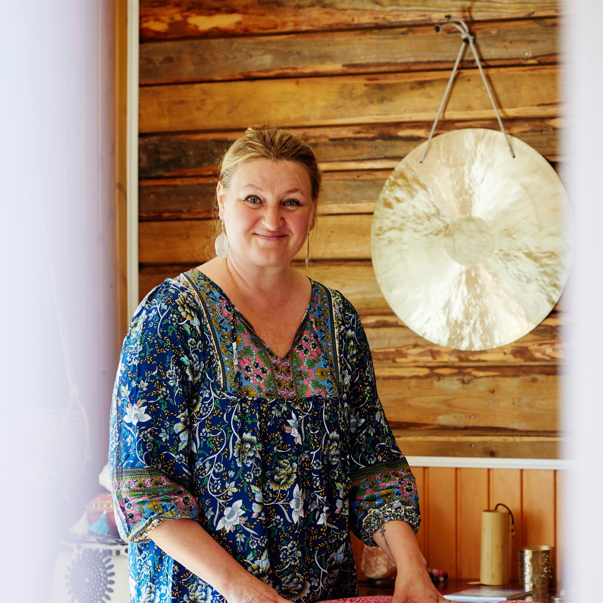 Ria Kataja löysi uusperheelleen unelmien kodin maalaisidyllistä – muutto 200-neliöiseen taloon ei ollut Panu-puolisolle itsestäänselvyys