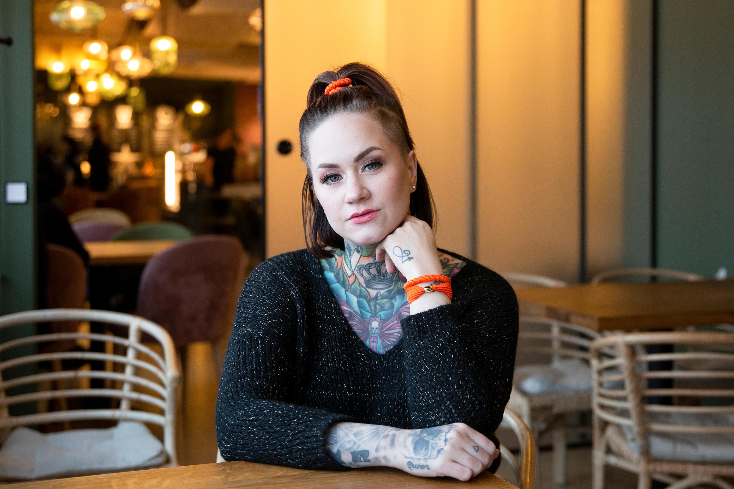 Sanna, 33, ei saa vahvoja kipulääkkeitä krooniseen kipuun päihdetaustansa takia: ”Olen katkera siitä, etten voi tehdä rakastamiani asioita”