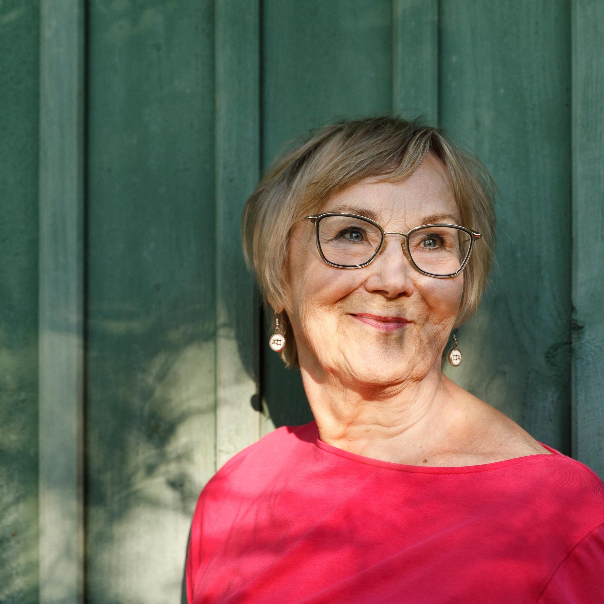 Eksistentiaalinen kriisi johdatti terveystutkija Pauliina Aarvan täydentävien hoitojen pariin