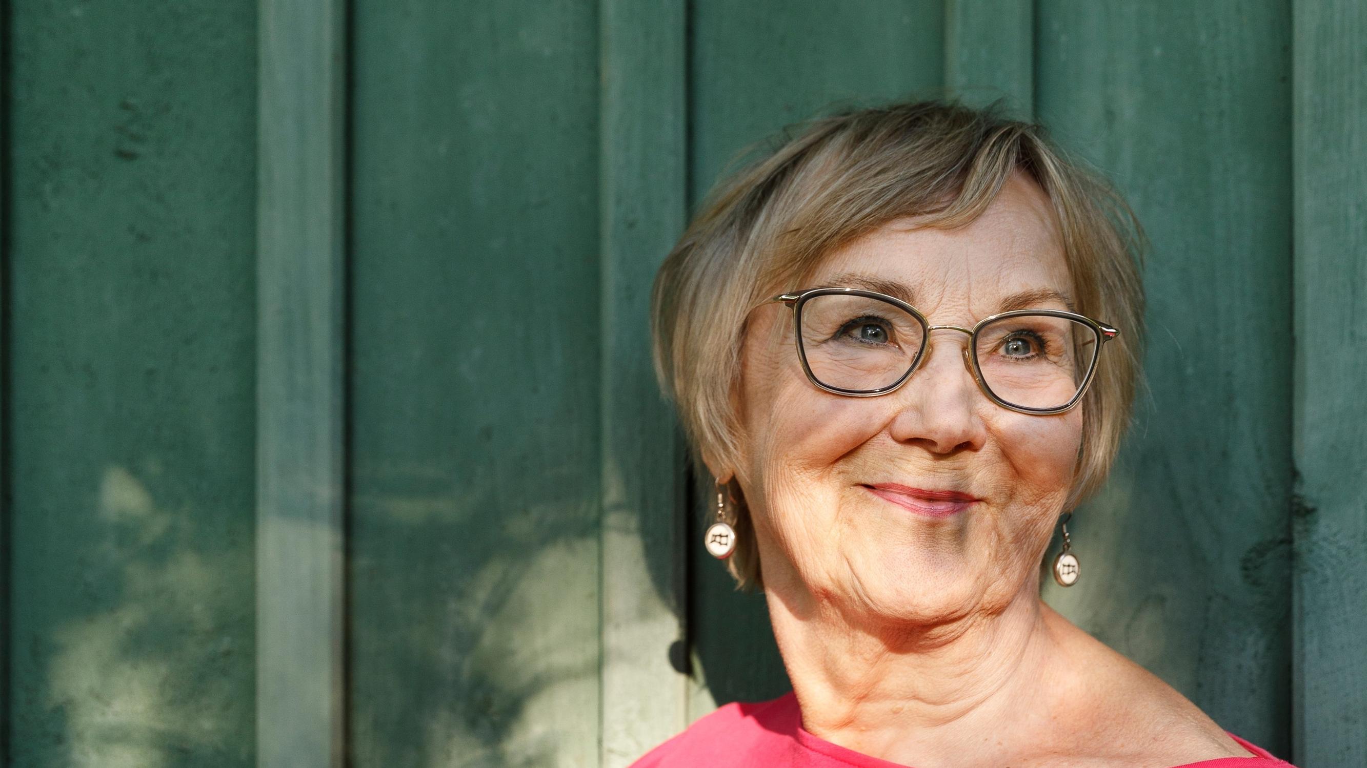 Eksistentiaalinen kriisi johdatti terveystutkija Pauliina Aarvan täydentävien hoitojen pariin