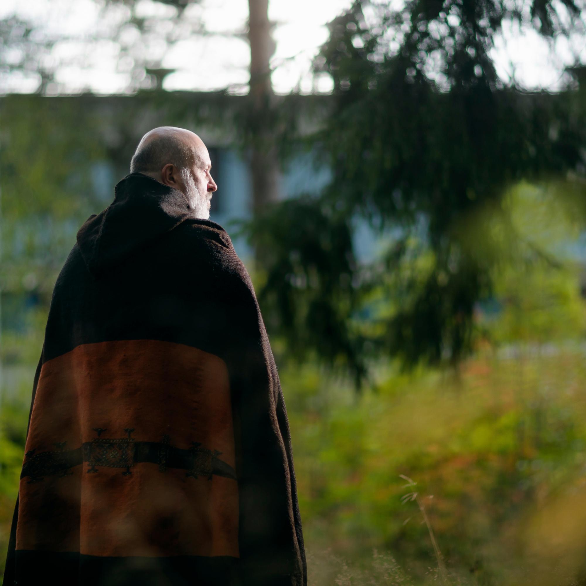 Kenkäsuunnittelija Aki Choklat: ”Opin lapsena katsomaan elämän valoisia puolia”