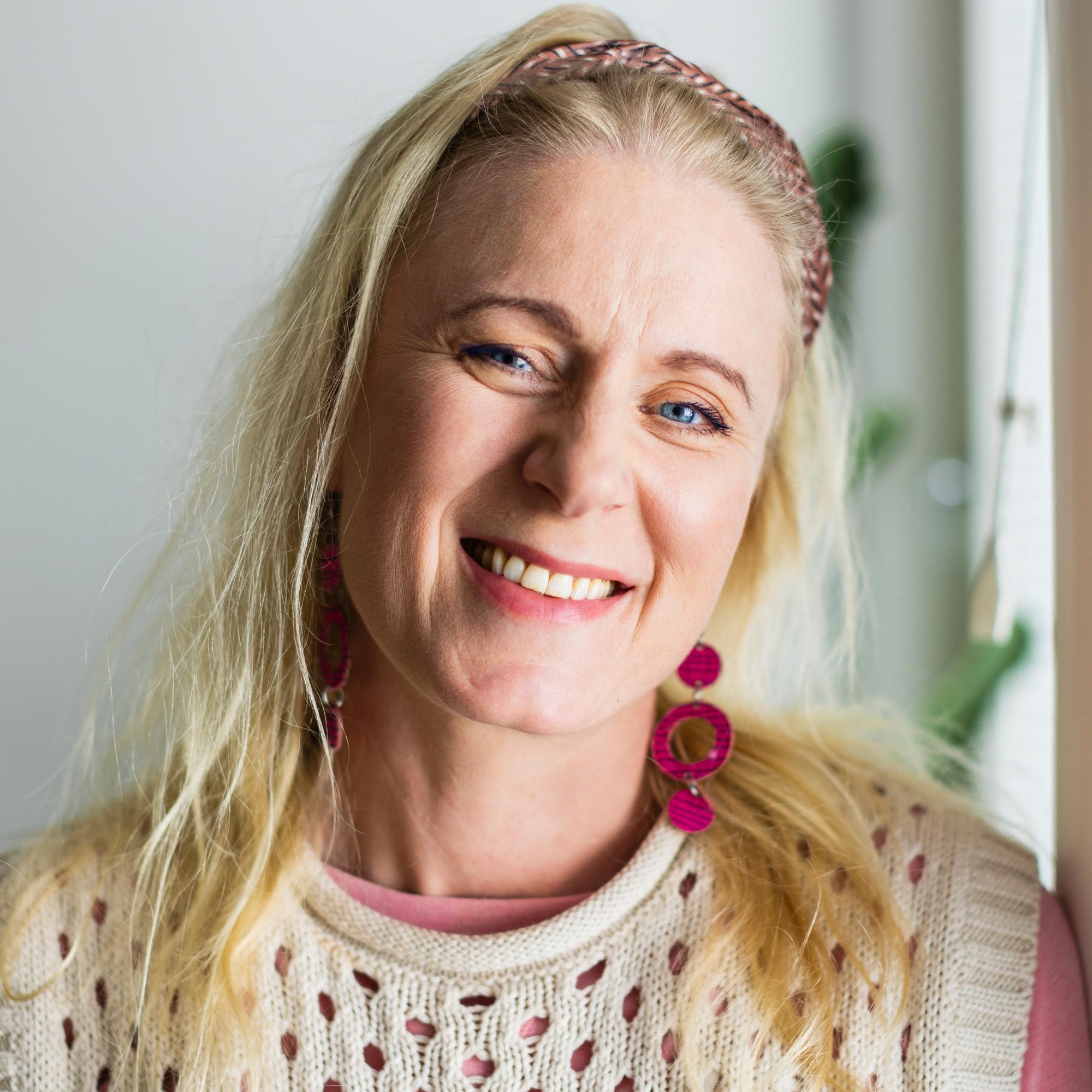 Seksuaaliterapeutti Liina Sievers löysi Tinderistä miehen, joka asuu satojen kilometrien päässä – tämän hän on oppinut seksistä etäsuhteessa