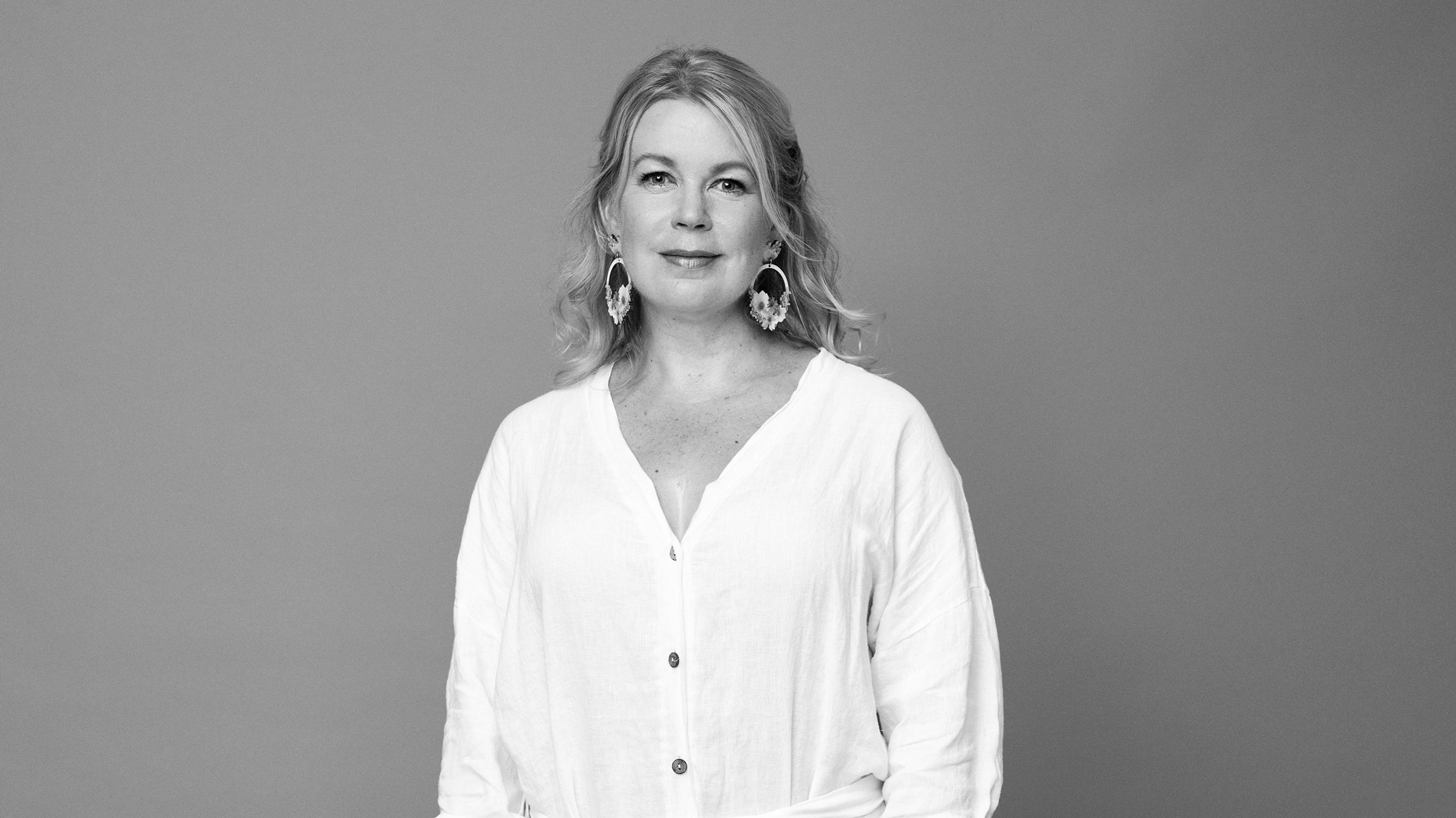 Elina Hirvosen kirjasuosikit: ”Runot auttavat minua löytämään sanat ajatuksilleni”