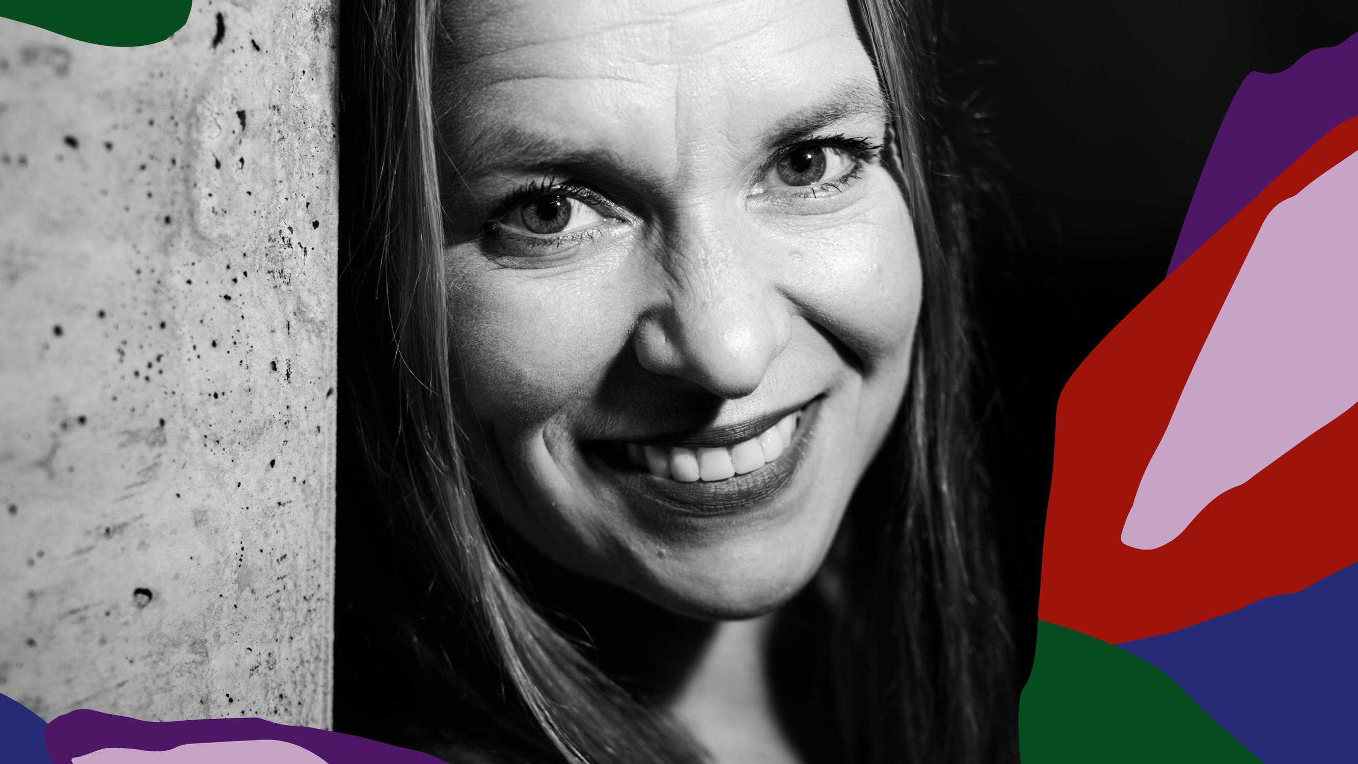 Eevan kirjaklubi -podcast: Satu Rämö ja menestysdekkarin resepti