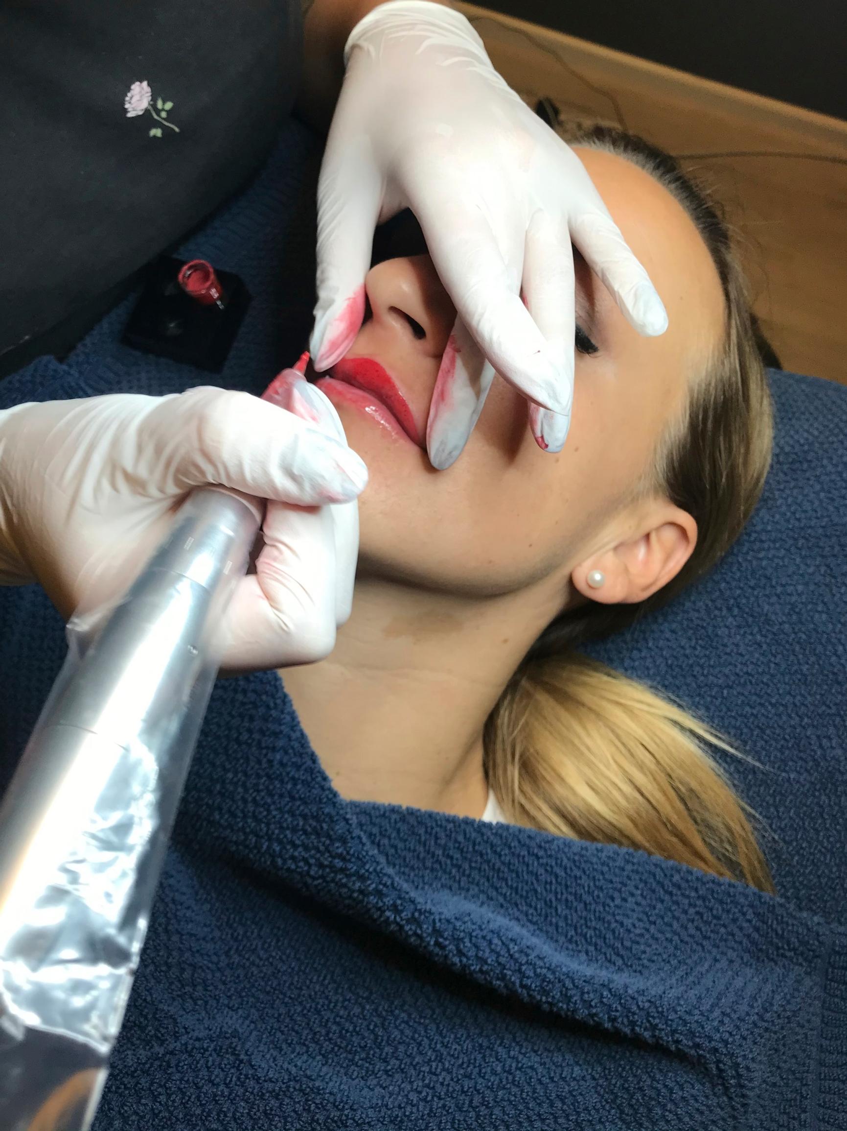 Kannattaako huulien kestopigmentointi? Kauneustoimittaja testasi ja yllättyi