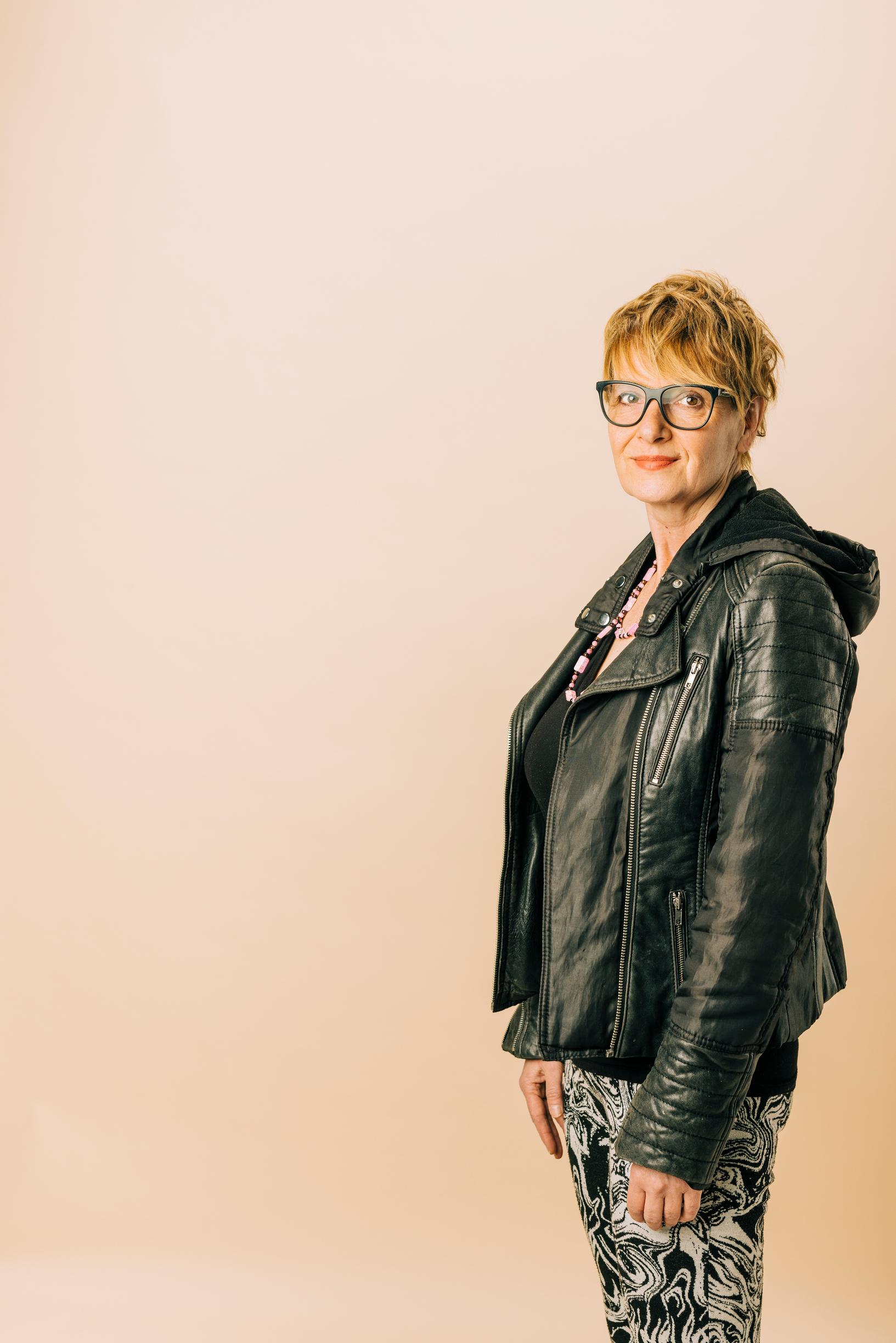 Vuoden Eeva 2023 -ehdokas Susanna Helke puhuu paremman vanhustenhoidon puolesta.