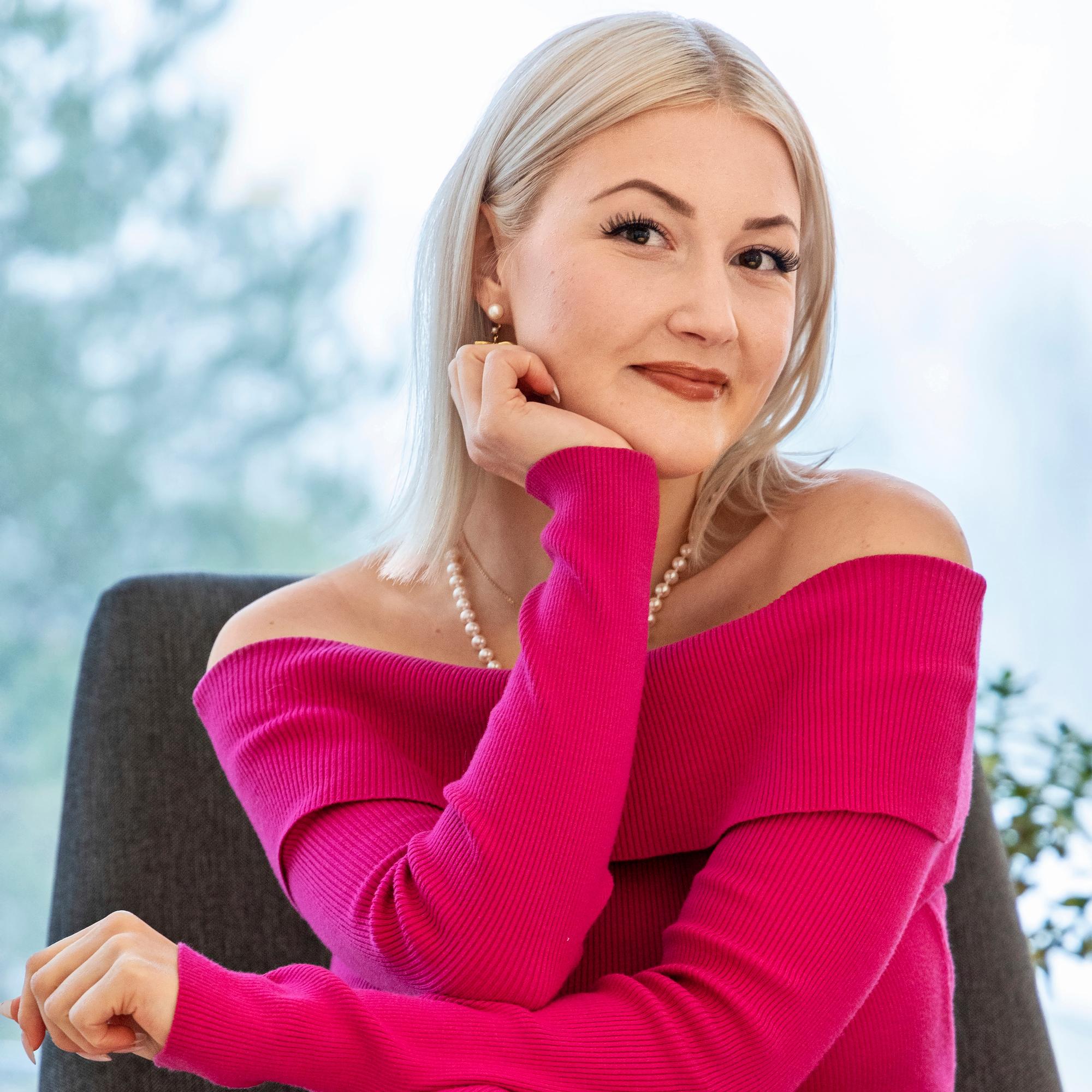 Kaisa Merelä uskoo, että feminiinienergia voi tehdä työelämästä järkevämpää: ”Menestyminen ei ole kiinni puskemisesta”