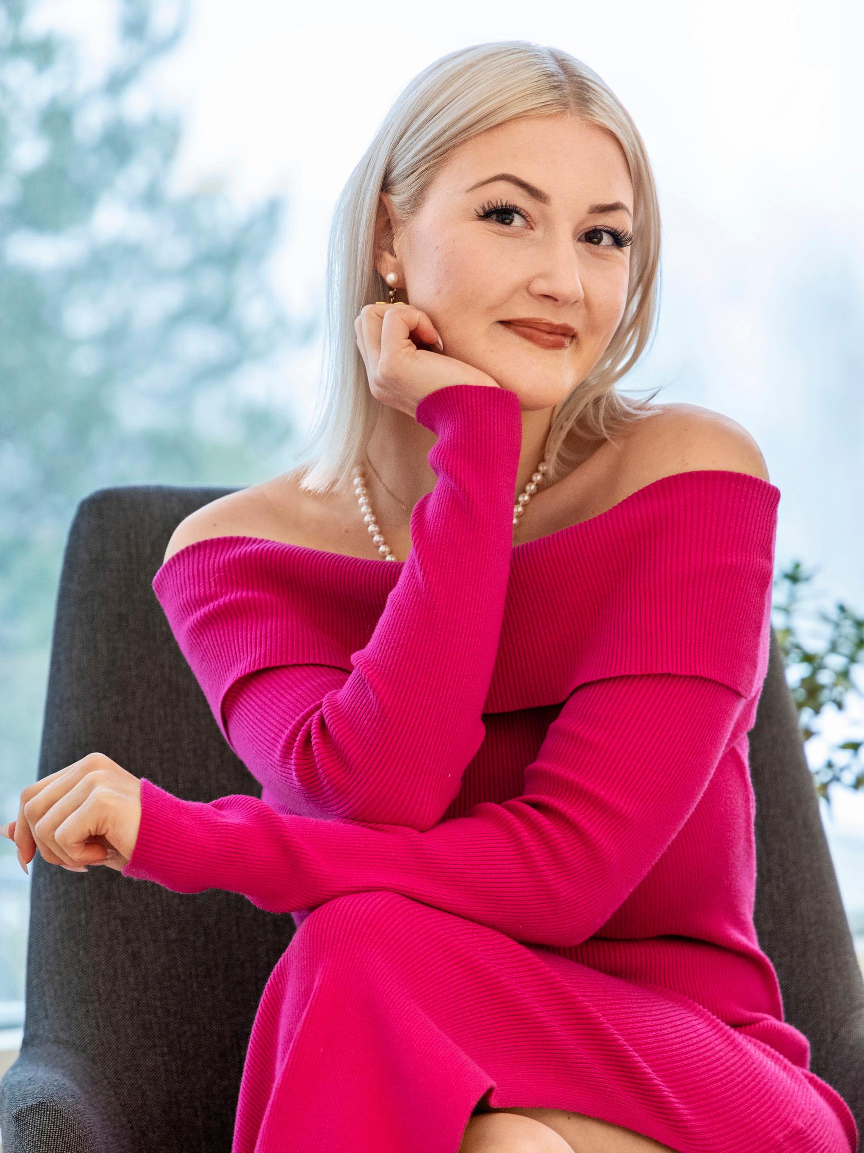 Kaisa Merelä uskoo, että feminiinienergia voi tehdä työelämästä järkevämpää: ”Menestyminen ei ole kiinni puskemisesta”