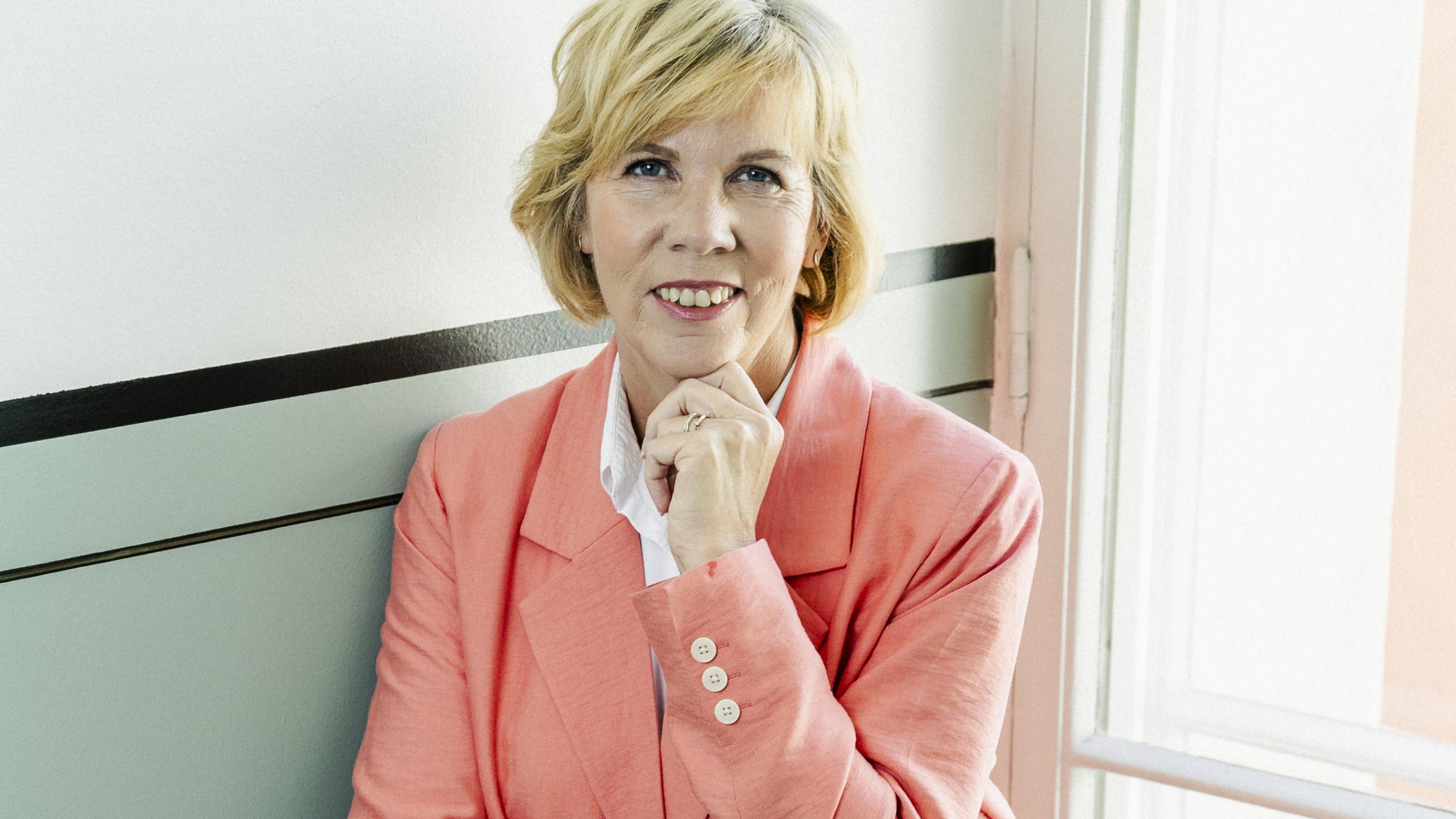 kun-anna-maja-henriksson-uupui-h-n-sai-tekstarin-presidentilt-eeva