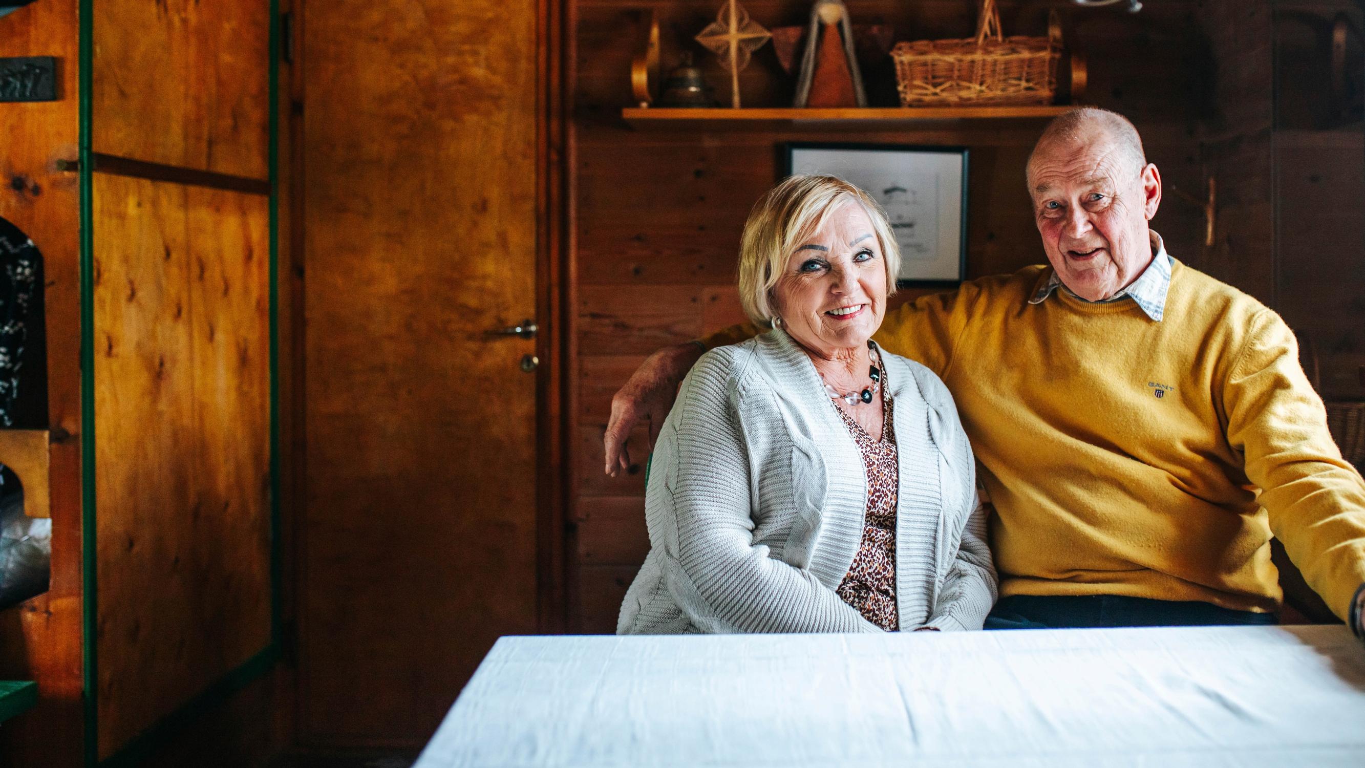 Pirjo Ala-Kapee, 79, latasi profiilin deittipalveluun ja sai pian viestin Tuomolta: ”Emme ole olleet montakaan yötä erossa”