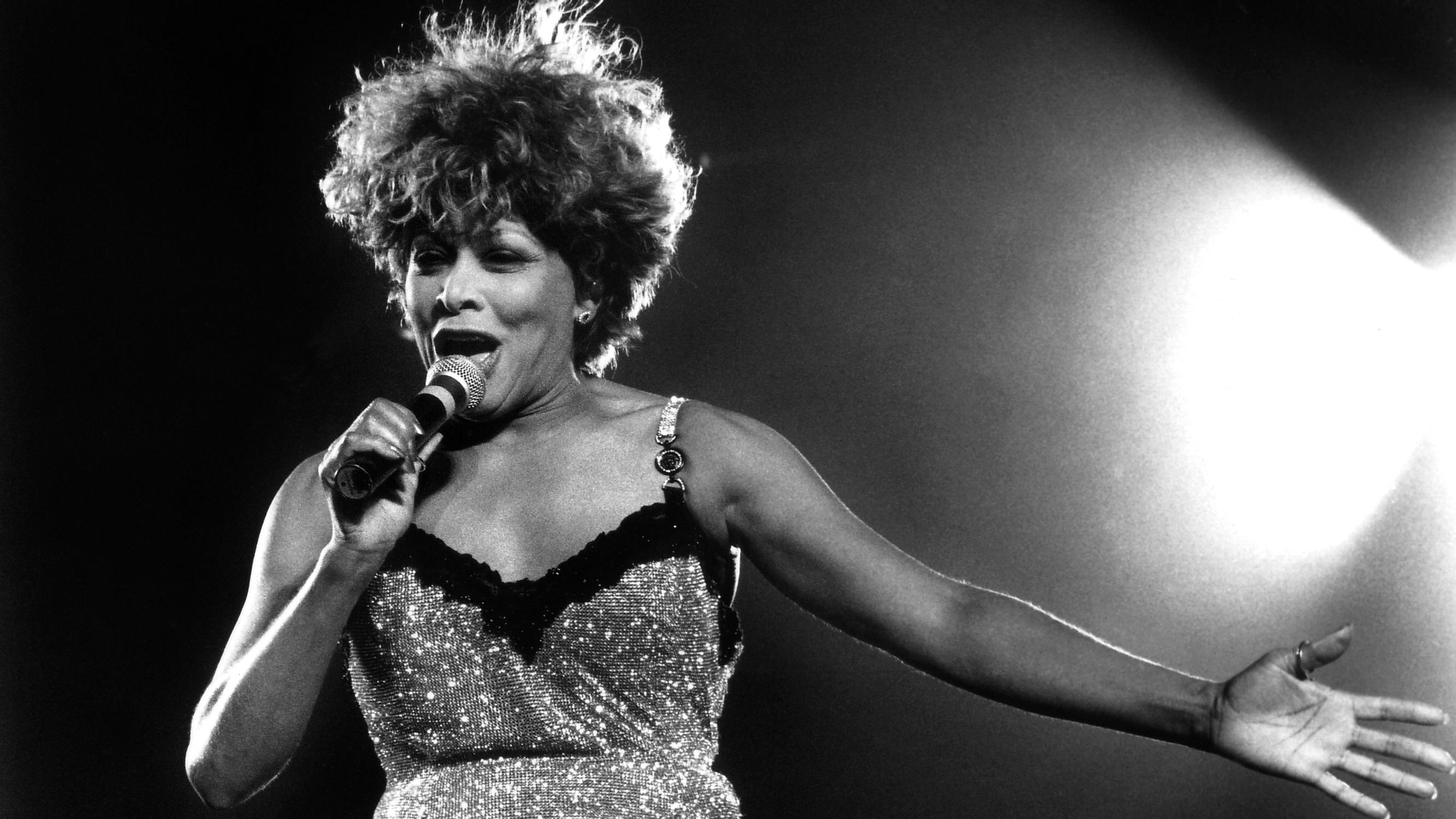 Tina Turner antoi lähisuhdeväkivallan uhrille kasvot – tähti löysi lopulta onnen Sveitsistä