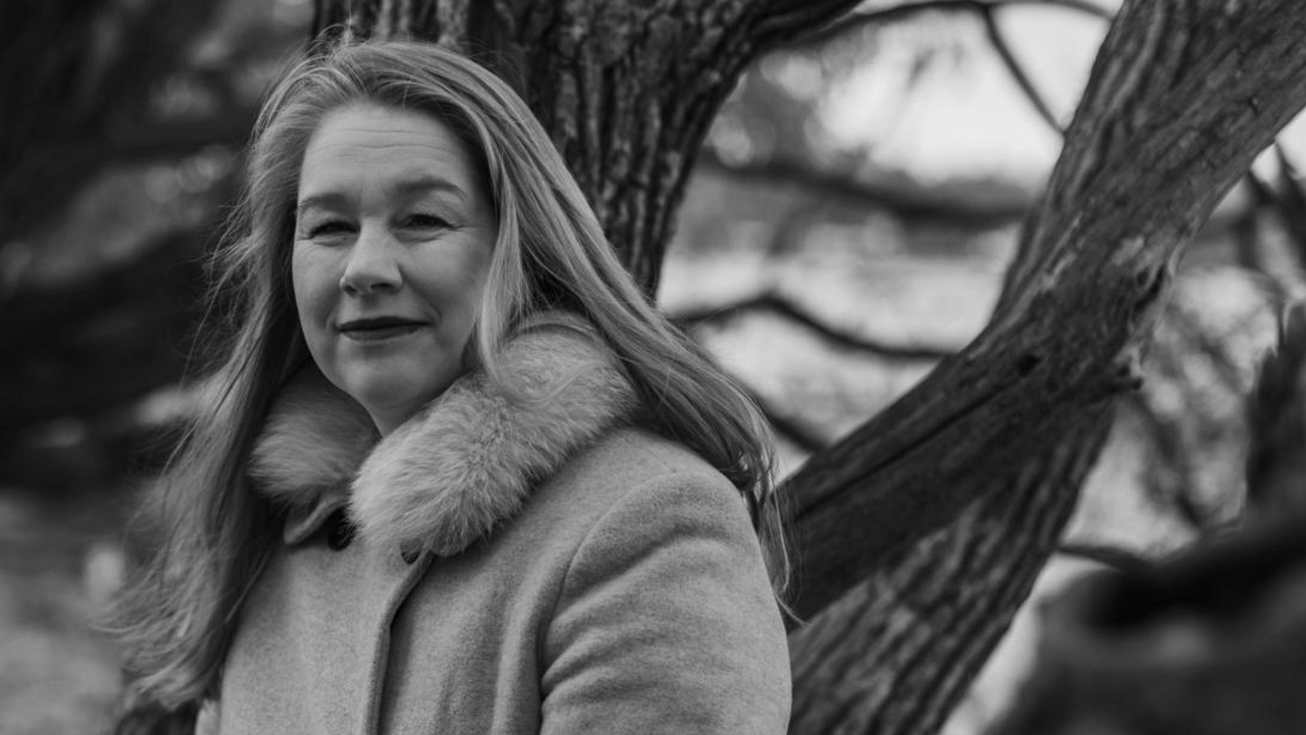 Leena Parkkinen & 20 kysymystä: ”Niin kauan kuin on kukkasipuleita, on toivoa”