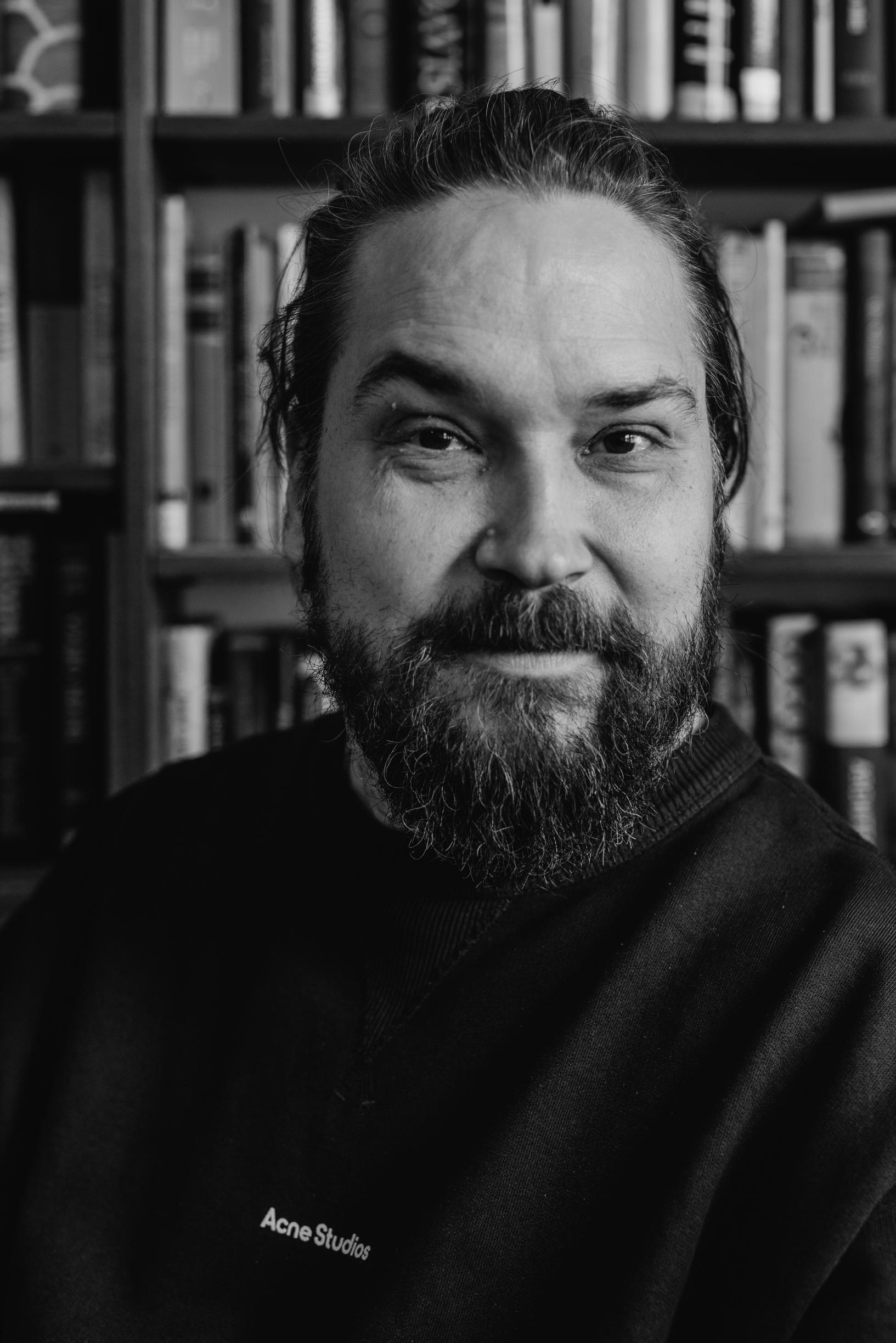 Jukka Viikilä Eevan kirjaklubi -vieraana.