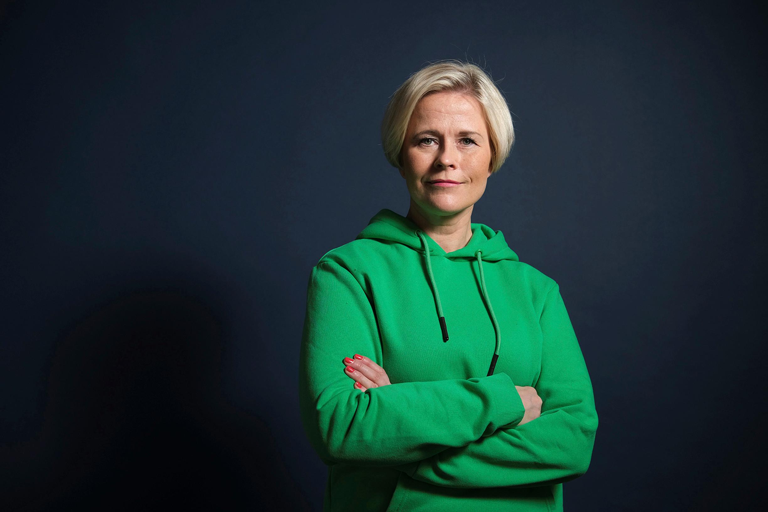 ”Mitä enemmän olen vetänyt rajoja, sitä enemmän minua on alettu arvostaa", sanoo tietokirjailija, toimittaja Sanna Wallenius.