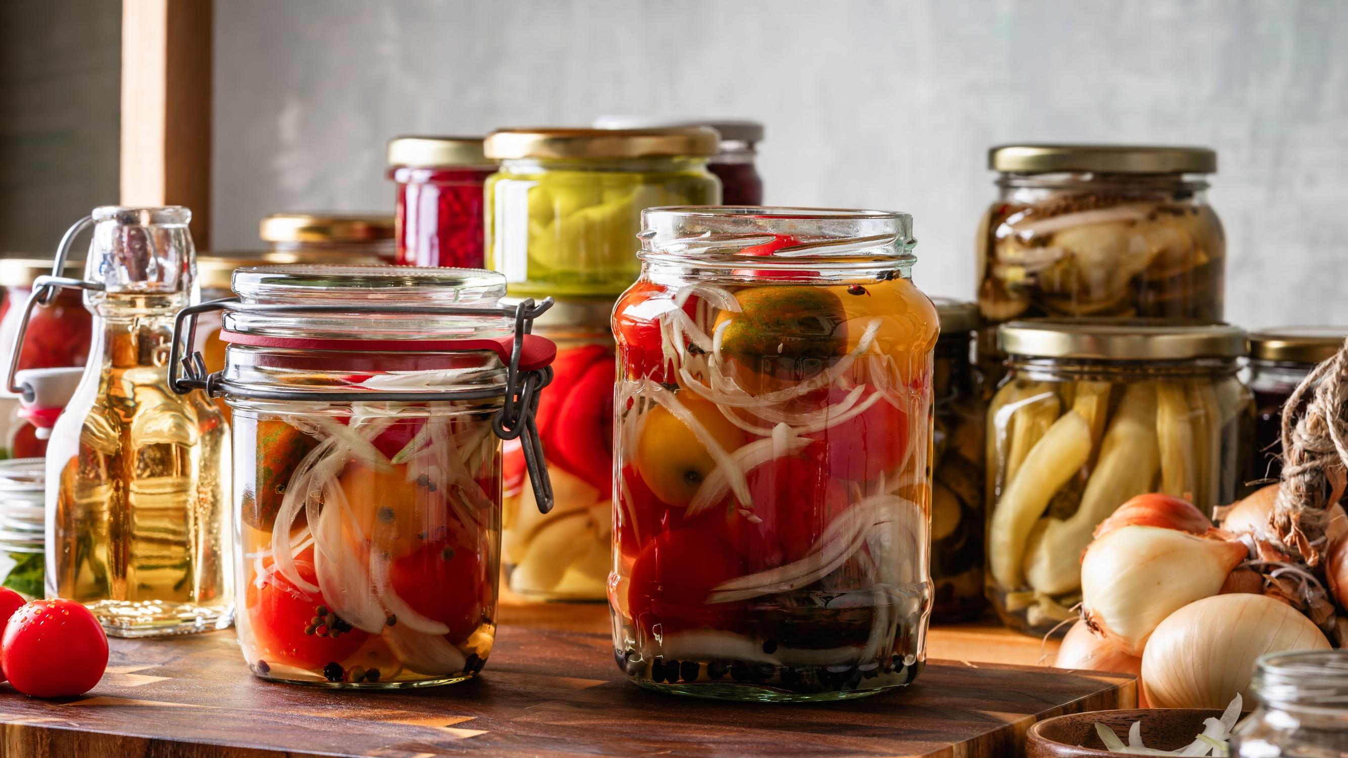 Kokeile fermentointia! Perinteinen säilömistapa hellii suolistoa hyvillä bakteereilla