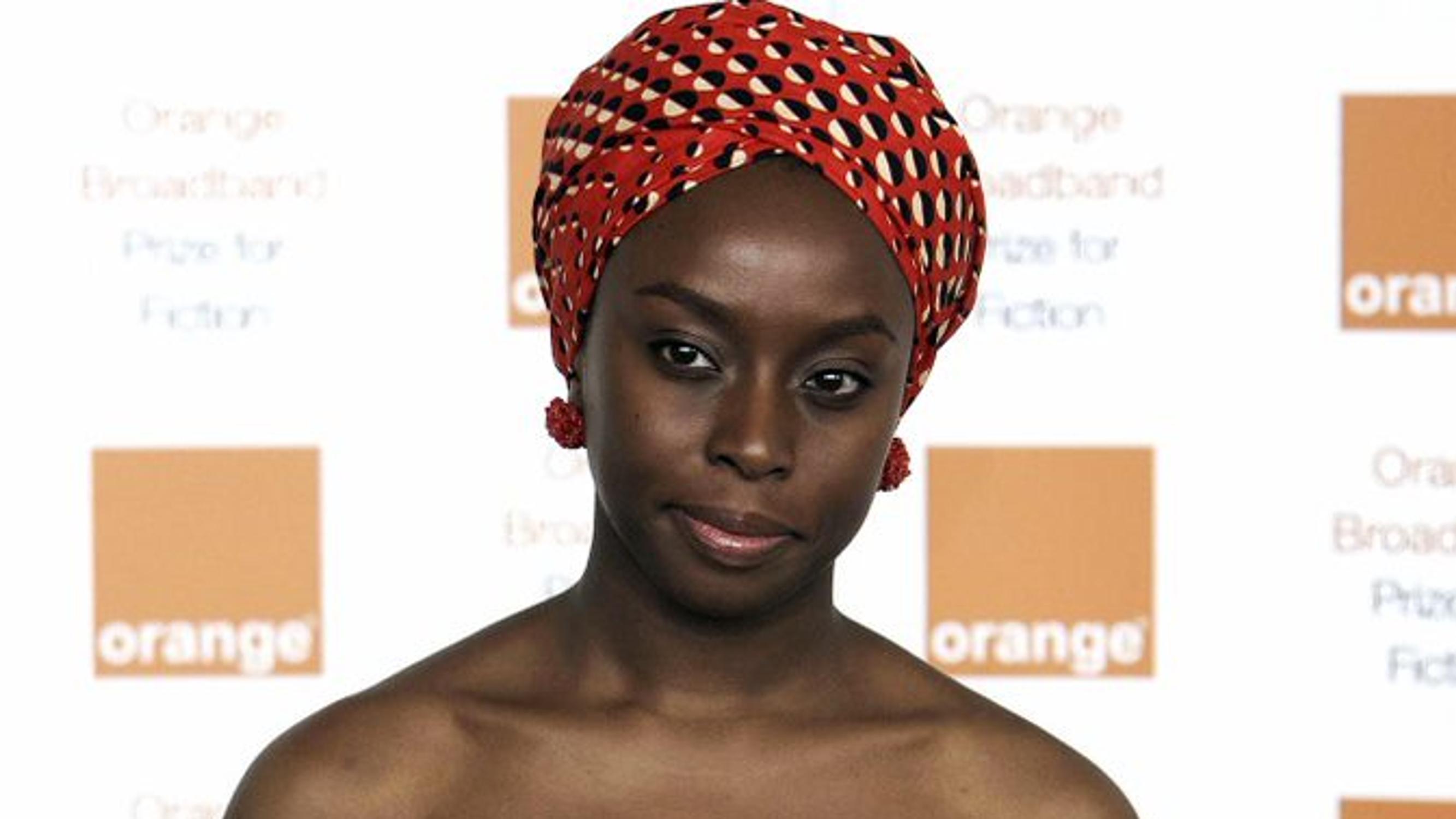 Chimamanda Ngozi Adichie oli suorasanainen maalaistyttö, josta tuli menestyskirjailija: ”Meidän kaikkien pitäisi olla feministejä”