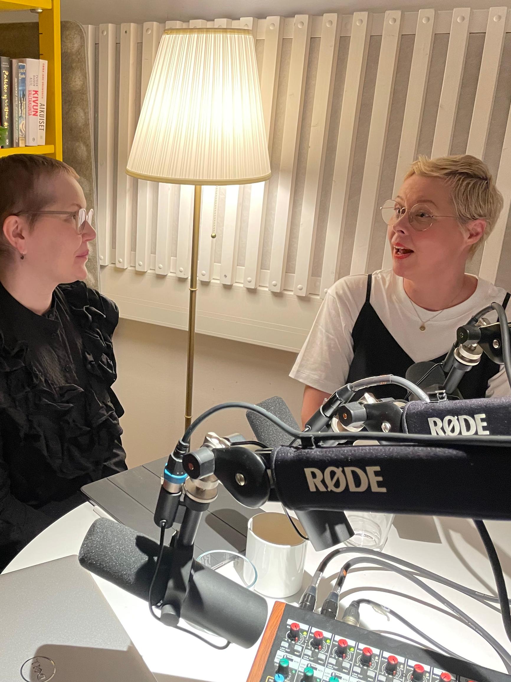 Lääkärin kommentti osoitti Jenni Kuusistolle, miten nihkeästi Suomessa suhtaudutaan rintasyövän jälkeisiin korjausleikkauksiin