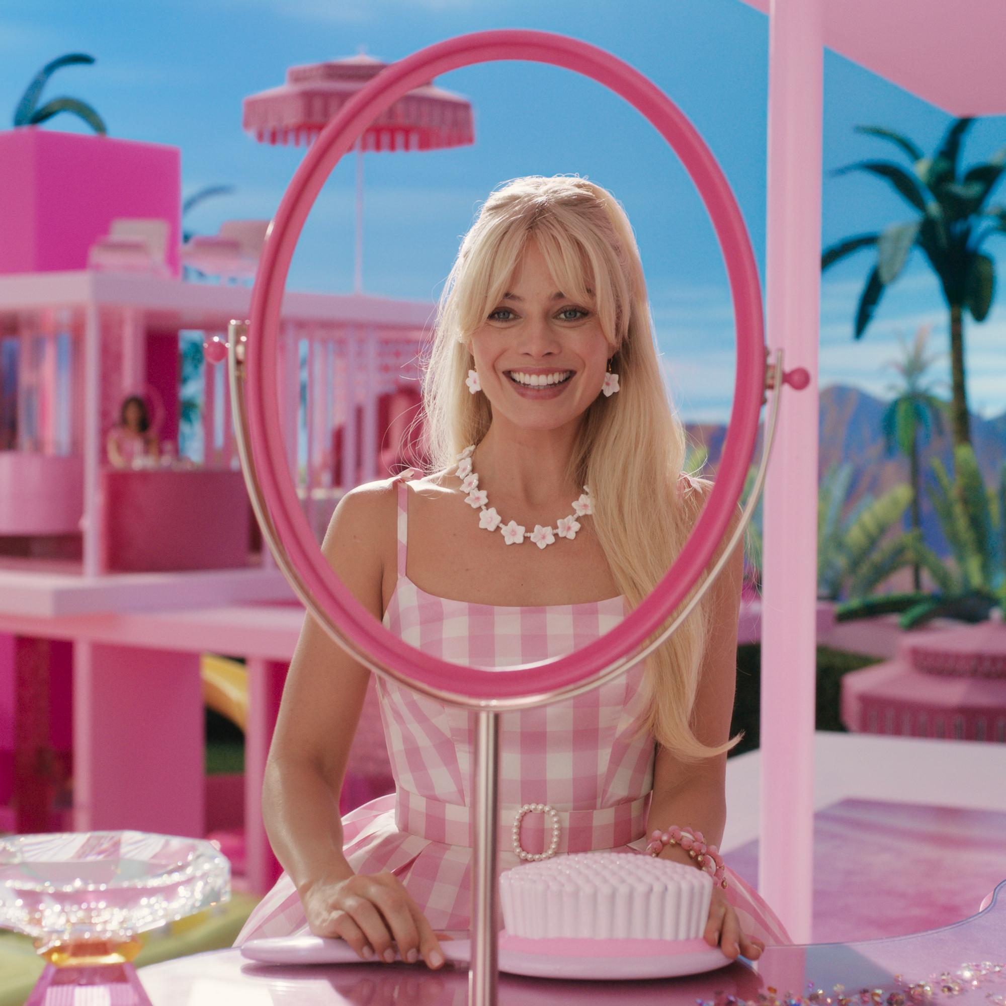 Kesän hauskin tyyli on #barbiecore! Katso 6 vinkkiä, joilla voit herättää sisäisen Barbiesi