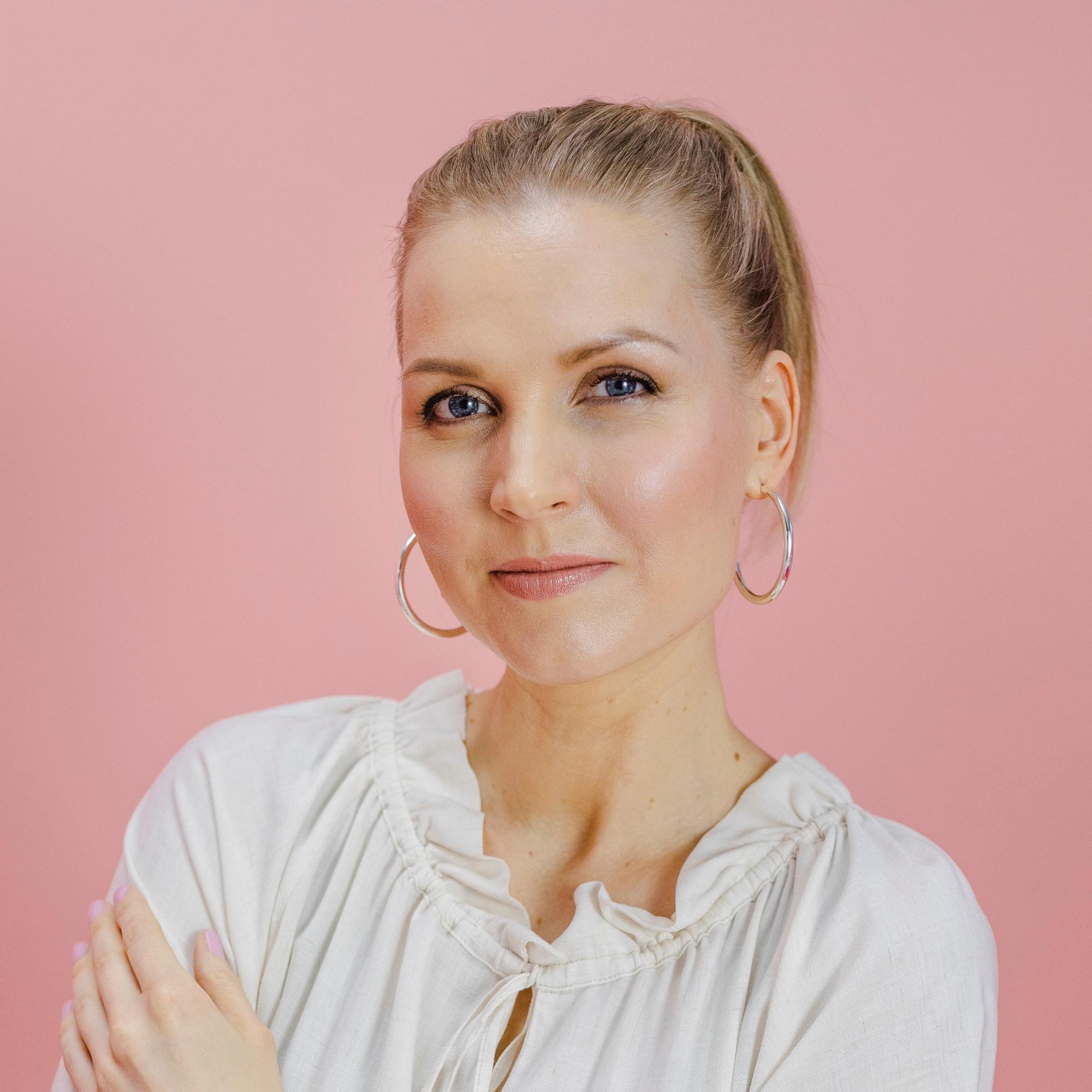 Pidä oma rento tyylisi kesämenoissakin! Juhlaponnari, joka sopii jokaiselle