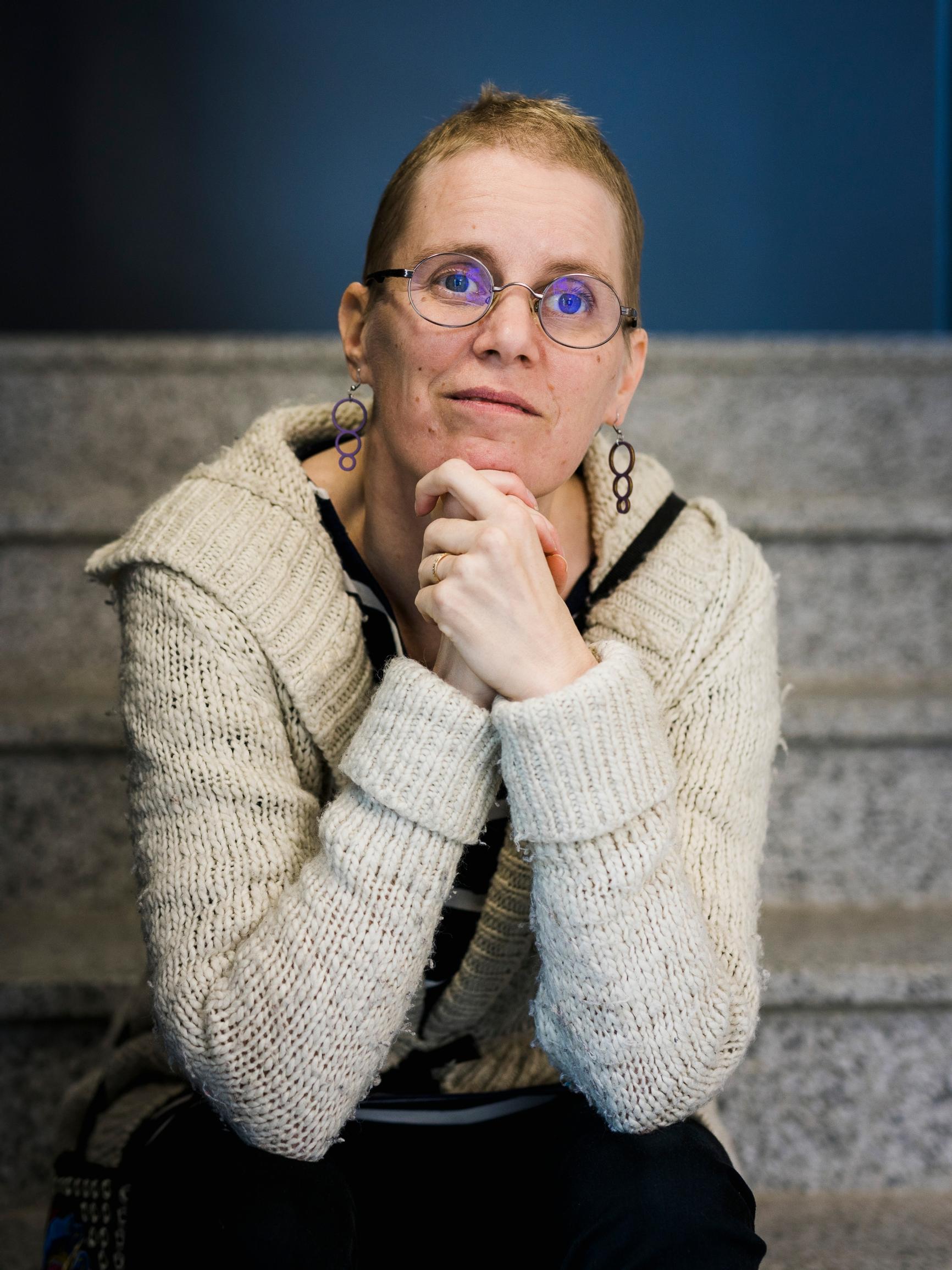 Toimittaja Elina Venesmäki haki MS-tautiinsa apua kantasolusiirrosta Meksikossa: ”Minun piti katsoa tämä kortti”
