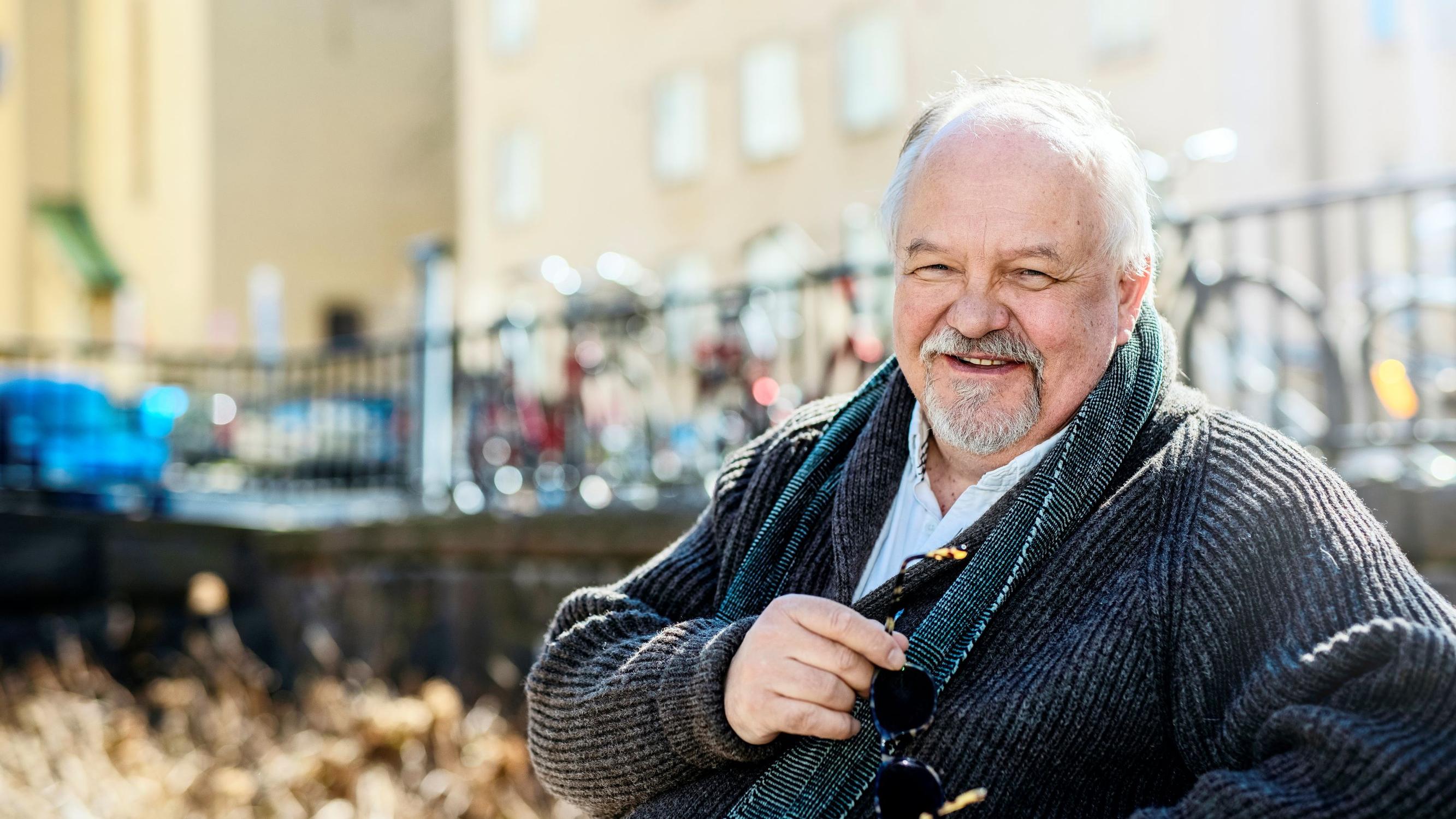 Psykoterapeutti Antti S. Mattila uskoo, että onnellisuus on joskus pienestä kiinni: ”Jo yksi oivallus voi auttaa”