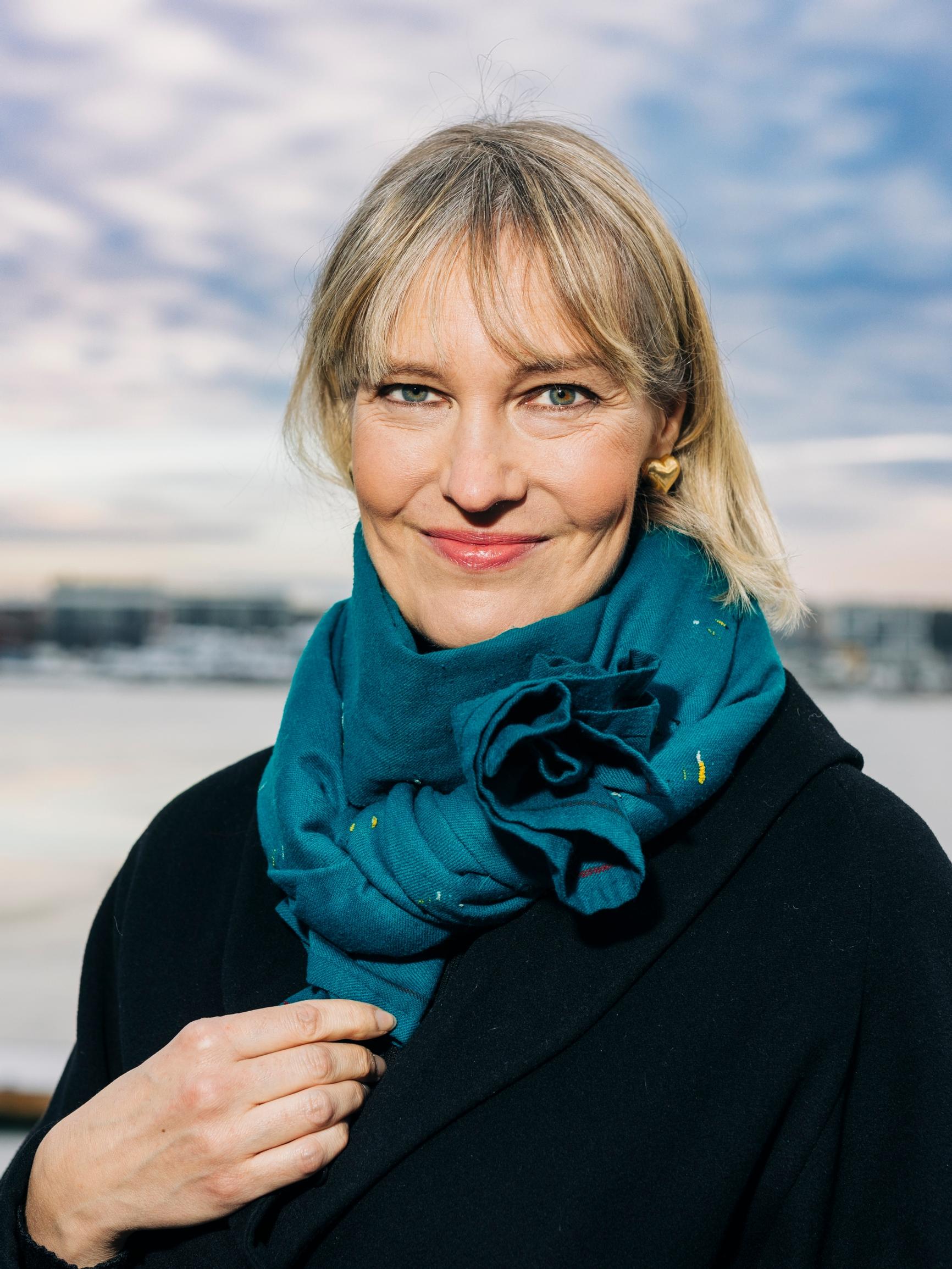 Riikka Suominen ravistelee parisuhdenormeja omassa työssään ja elämässään: ”Ennen suhteen avaamista vaadin liikaa itseltäni, puolisoltani ja itse suhteelta”