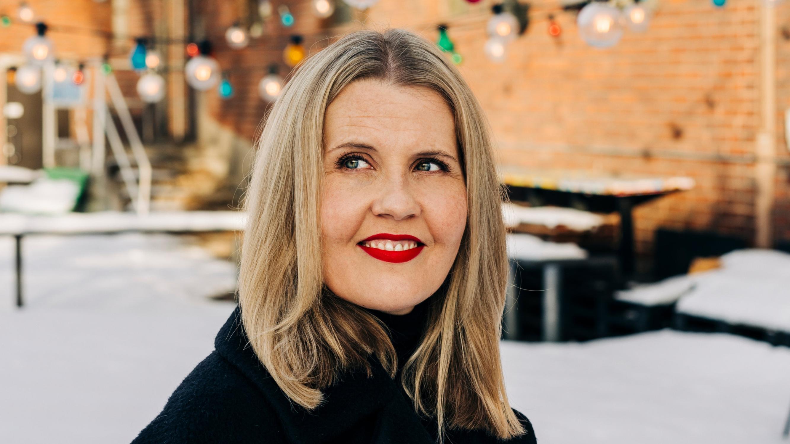 Tytöt tytöt tytöt -ohjaaja Alli Haapasalo: ”Naisia vähätellään ja kauheinta on huomata, että sorrun siihen myös itse”
