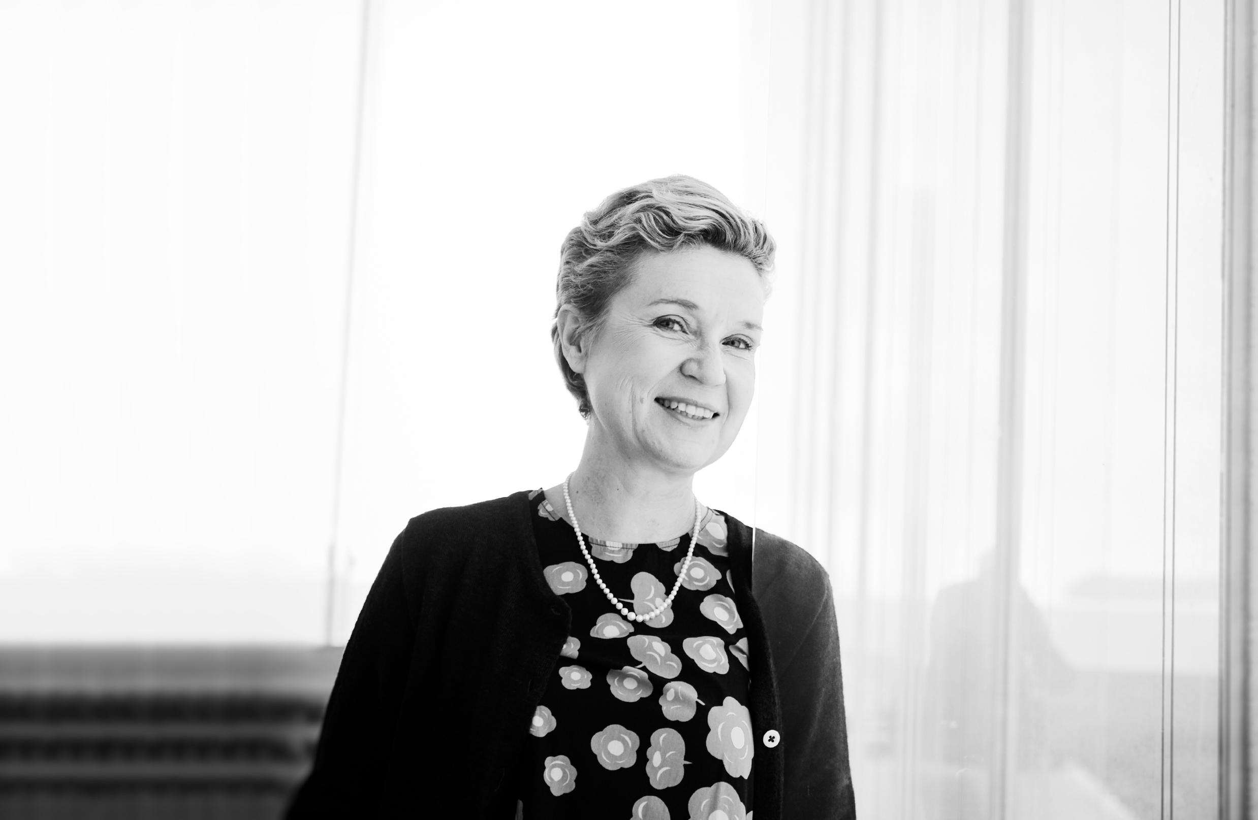 Sirpa Kähkönen vieraili Eevan kirjaklubi -tapahtumassa.