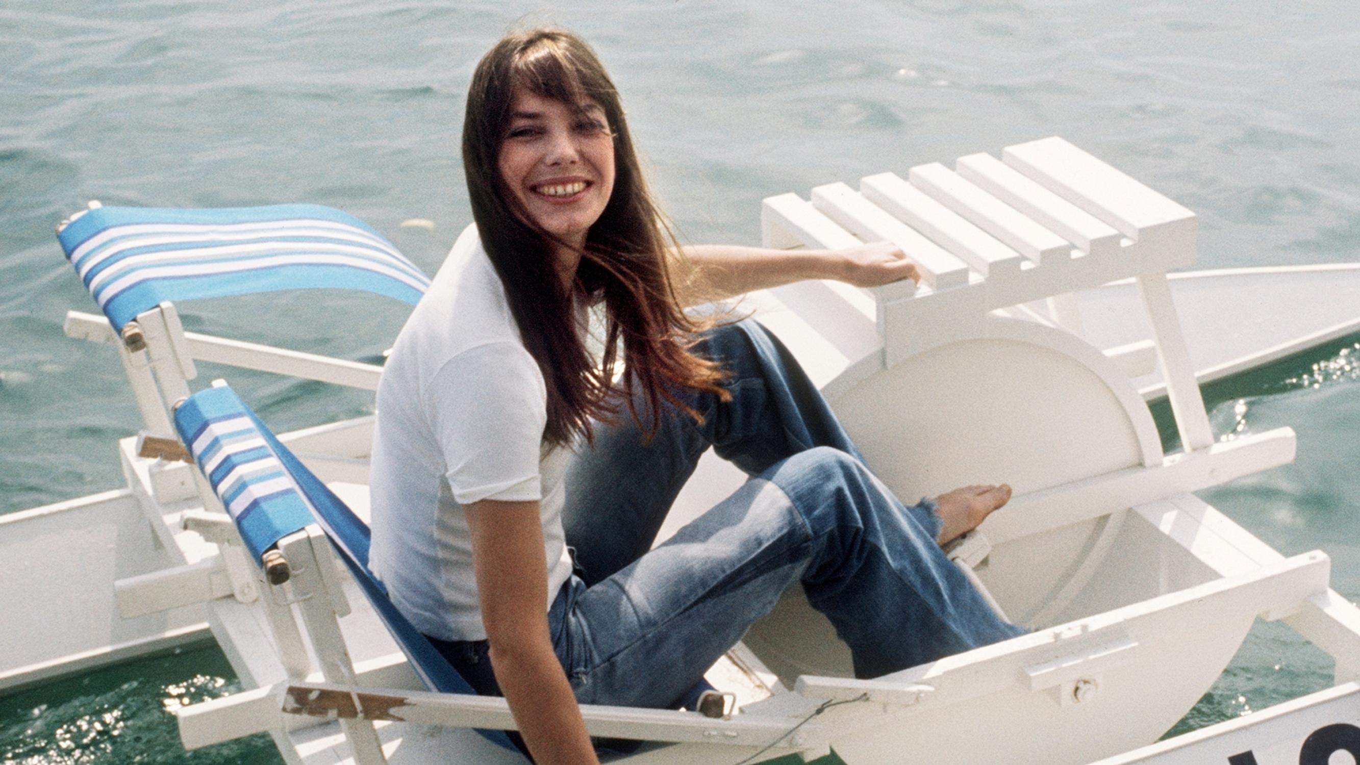 Jotain lyhyttä, jotain liehuvaa ja jotain miehiltä lainattua! Tänä kesänä tahdomme olla yhtä chic kuin Jane Birkin 
