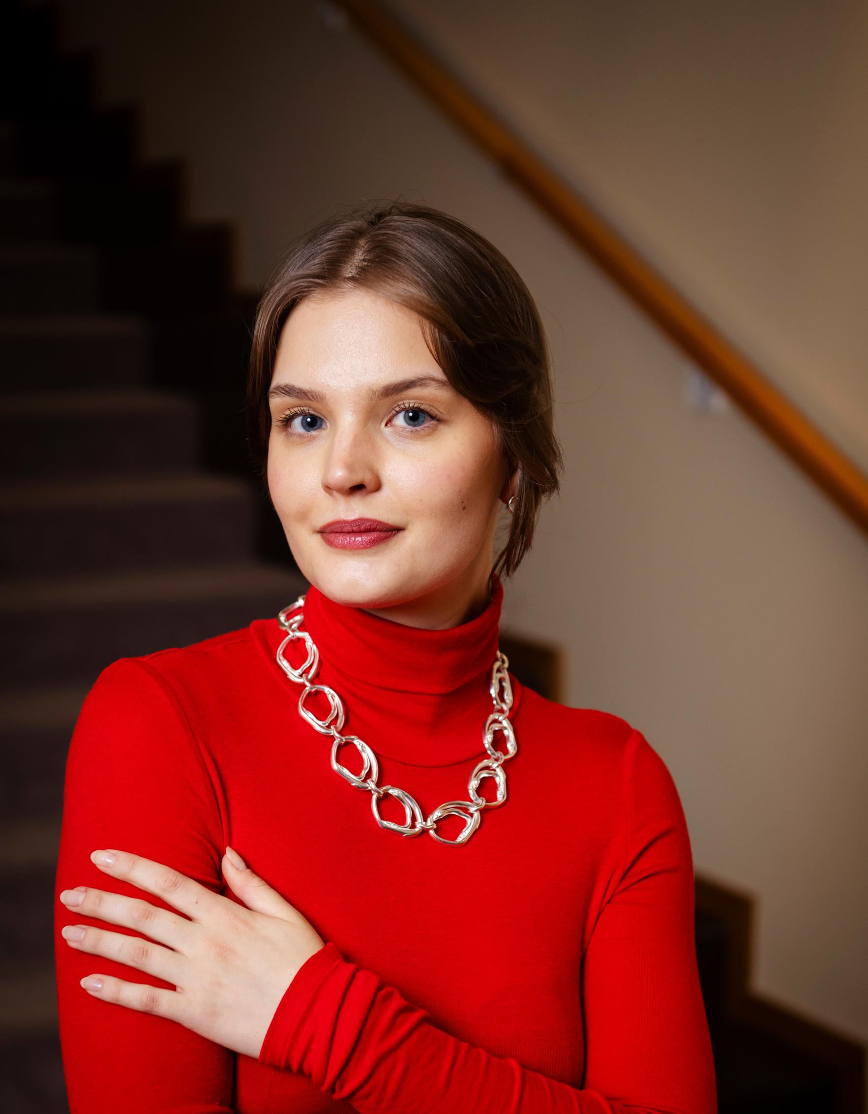 Selma af Schultén on seurannut vanhempiensa jalanjälkiä ja opiskelee toista vuotta Teatterikorkeakoulussa. ”Tyttäreni on opettanut minulle rohkeutta”, Janne sanoo.