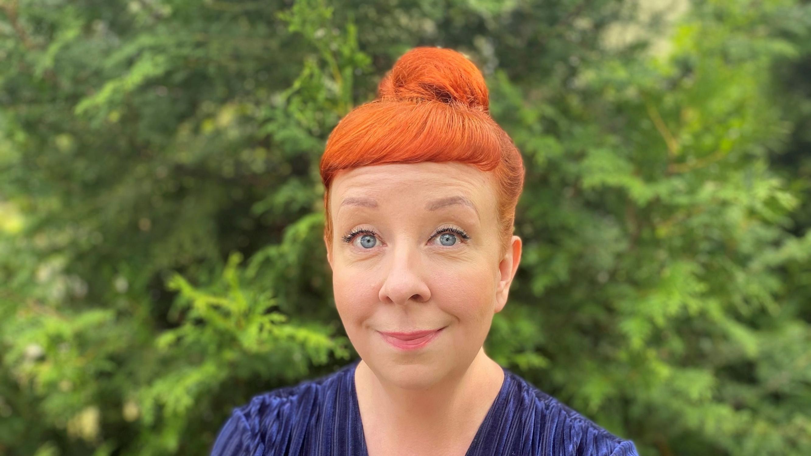 Jenni Kokander kokee olevansa laiskiaisen ja kolibrin hybridi: ”Mekossa tunnen itseni vapaaksi”