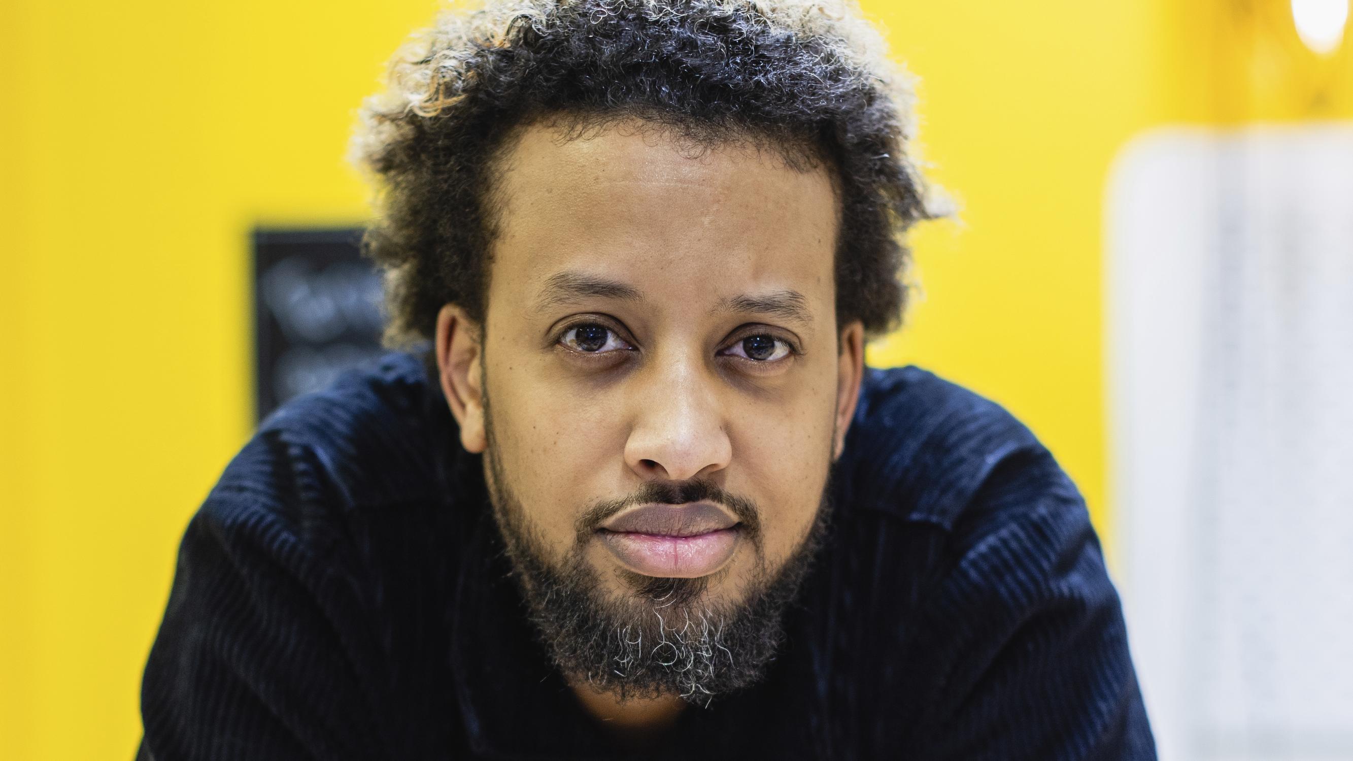 Fathi Rashed Koomikko Fathi Ahmed raitistui | Eeva