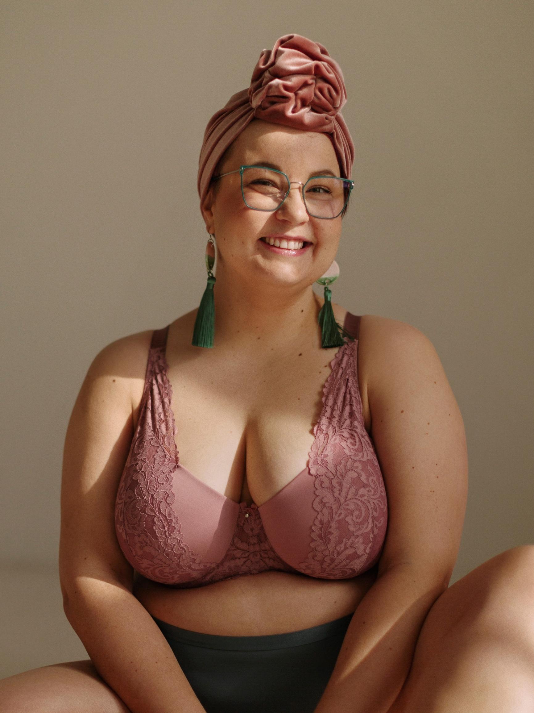 Emmi Nuorgam opettelee hyväksymään kehonsa: ”Olen kuvitellut, ettei seksi kuulu minulle” 