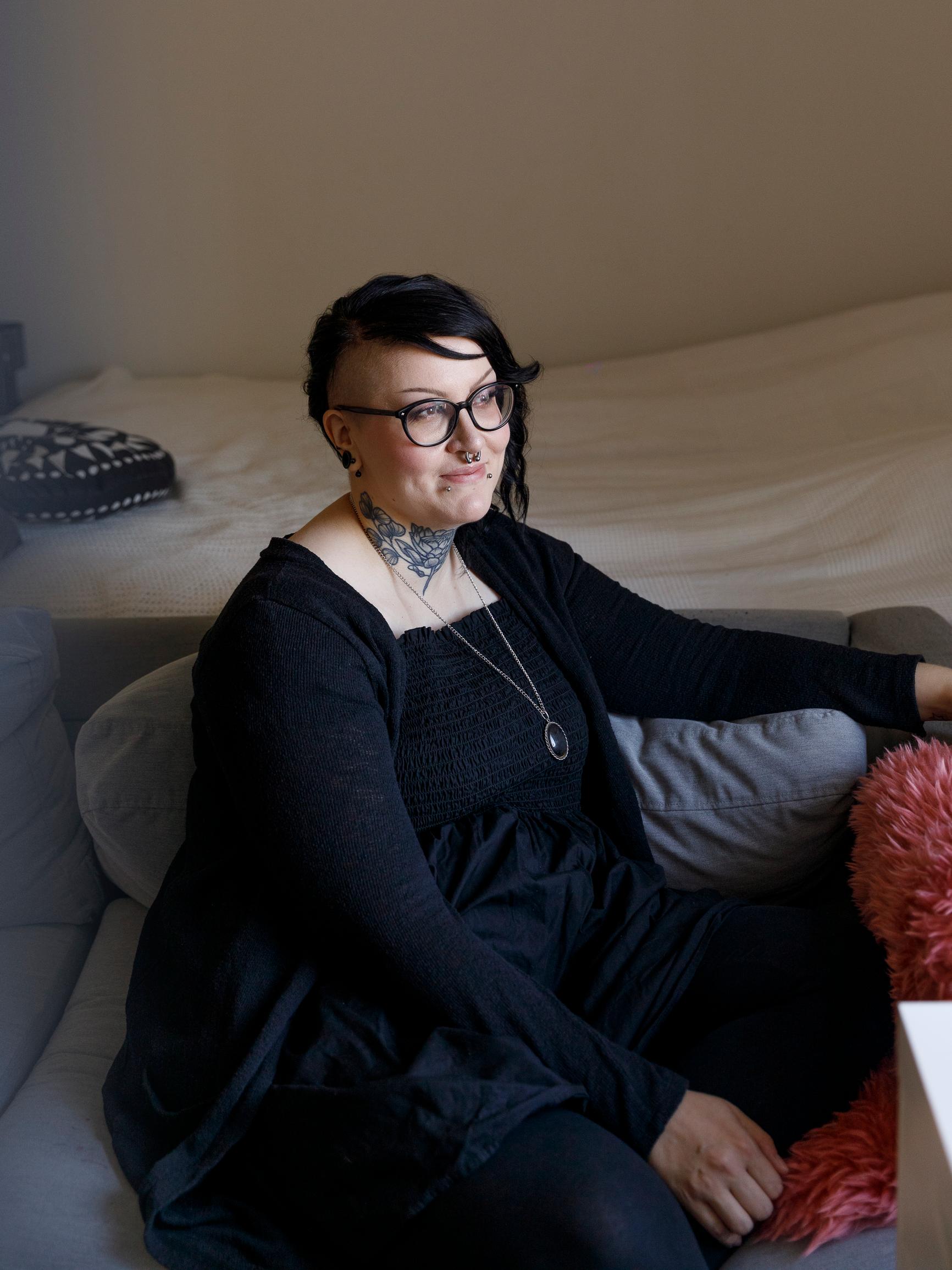 Anna on autisti ja häntä harmittaa, että autistien sosiaalisia kykyjä vähätellään – tämän lauseen hän sanoo ystävilleen, kun he ahdistuvat parisuhteissaan