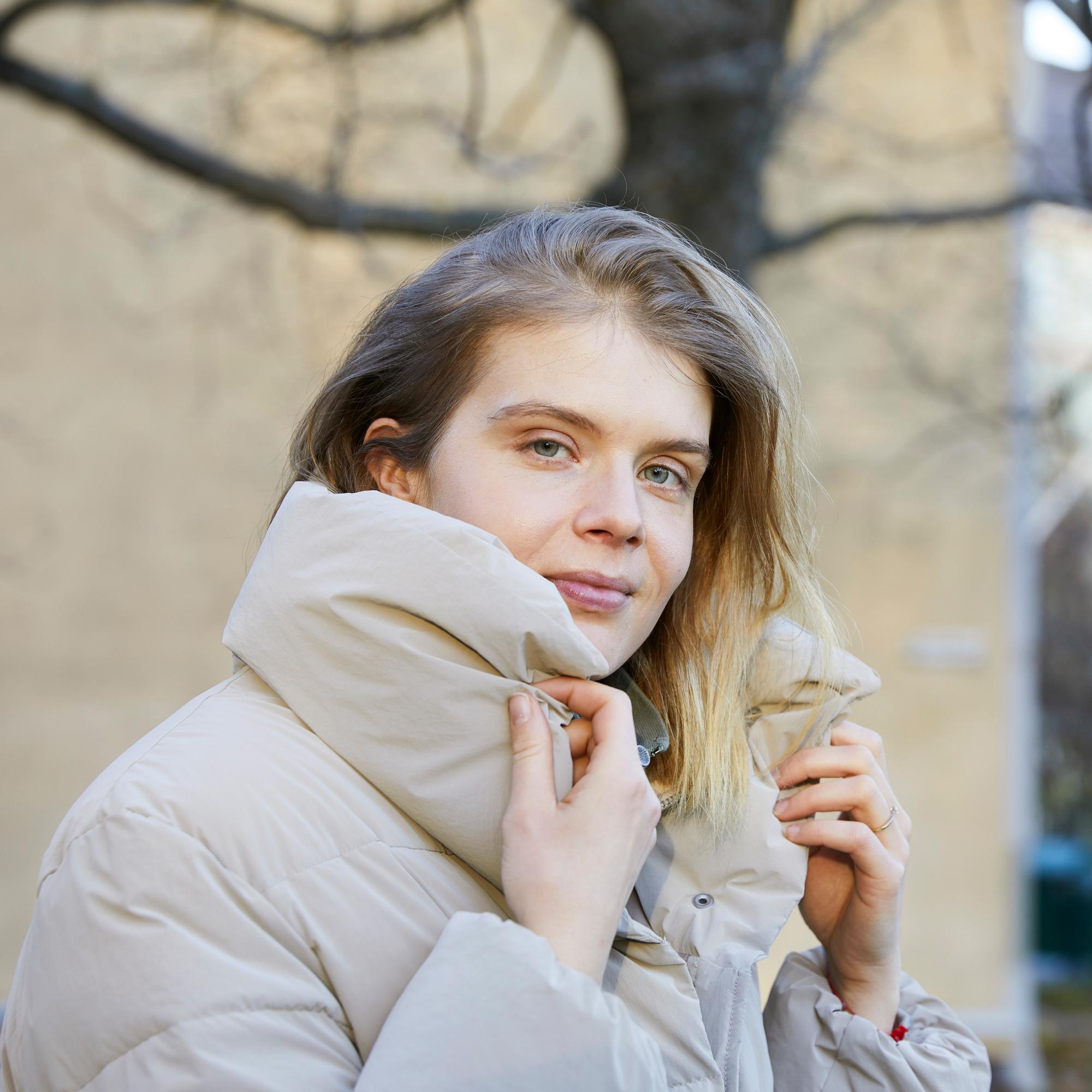 Paineet saivat nuoren Alina Tomnikovin tarkkailemaan kehoaan ja syömistään: ”Se oli keinoni selviytyä epävarmuudesta”