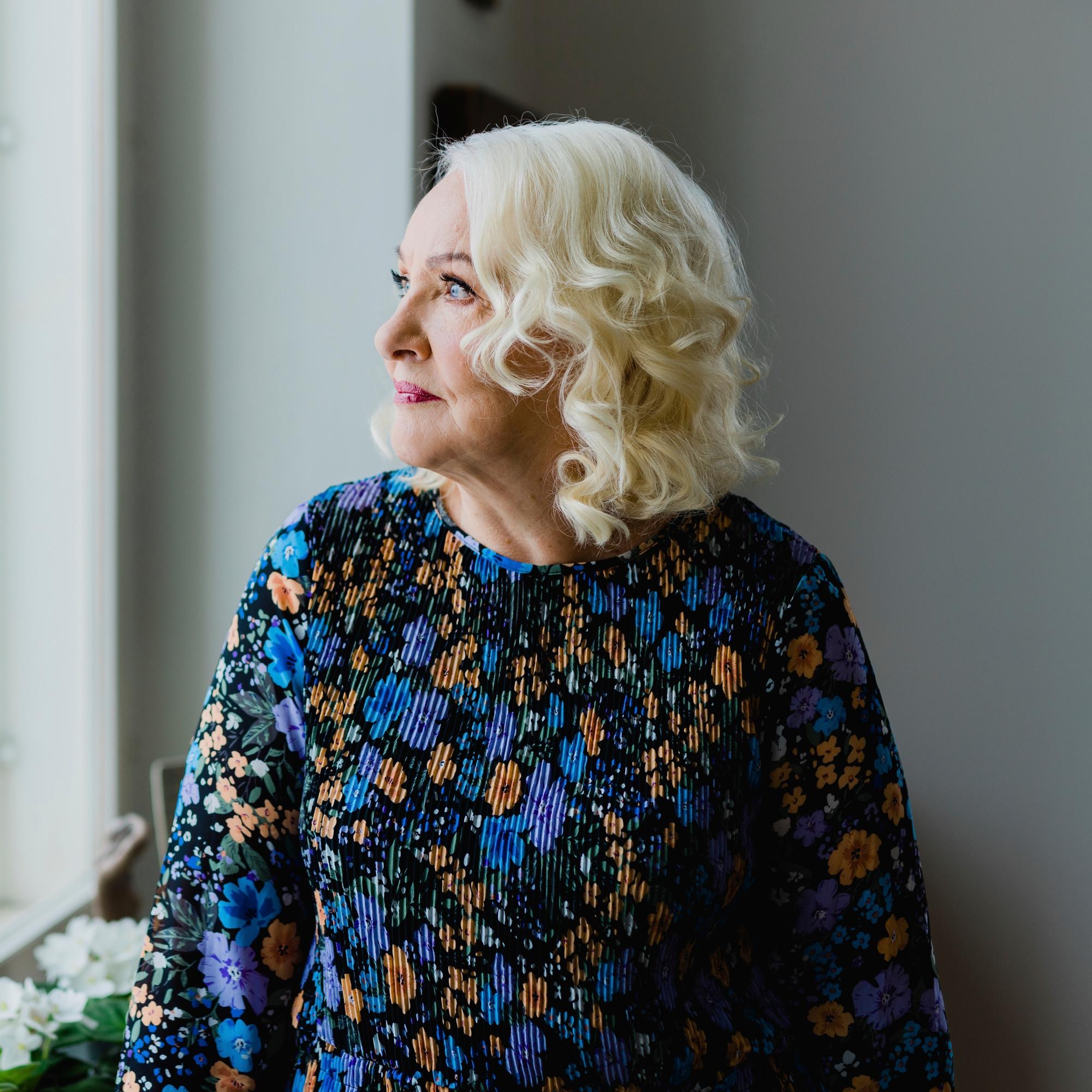 Liisa Hyssälä jäi leskeksi samaan aikaan, kun töissä hiljeni: ”Ensimmäistä kertaa olen täysin vapaa – se on ihmeellinen tunne”