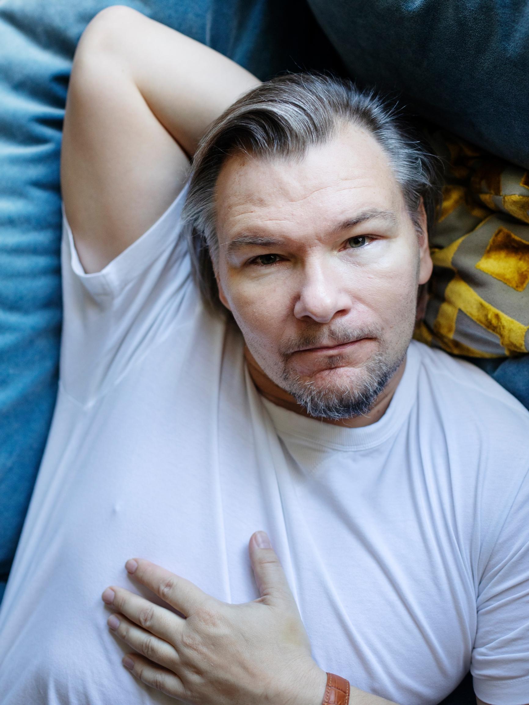 Refluksi vei Tommin leikkauspöydälle: ”Pakenin stressaavaa työtä ja itseäni syömällä roskaruokaa ja juomalla liikaa”