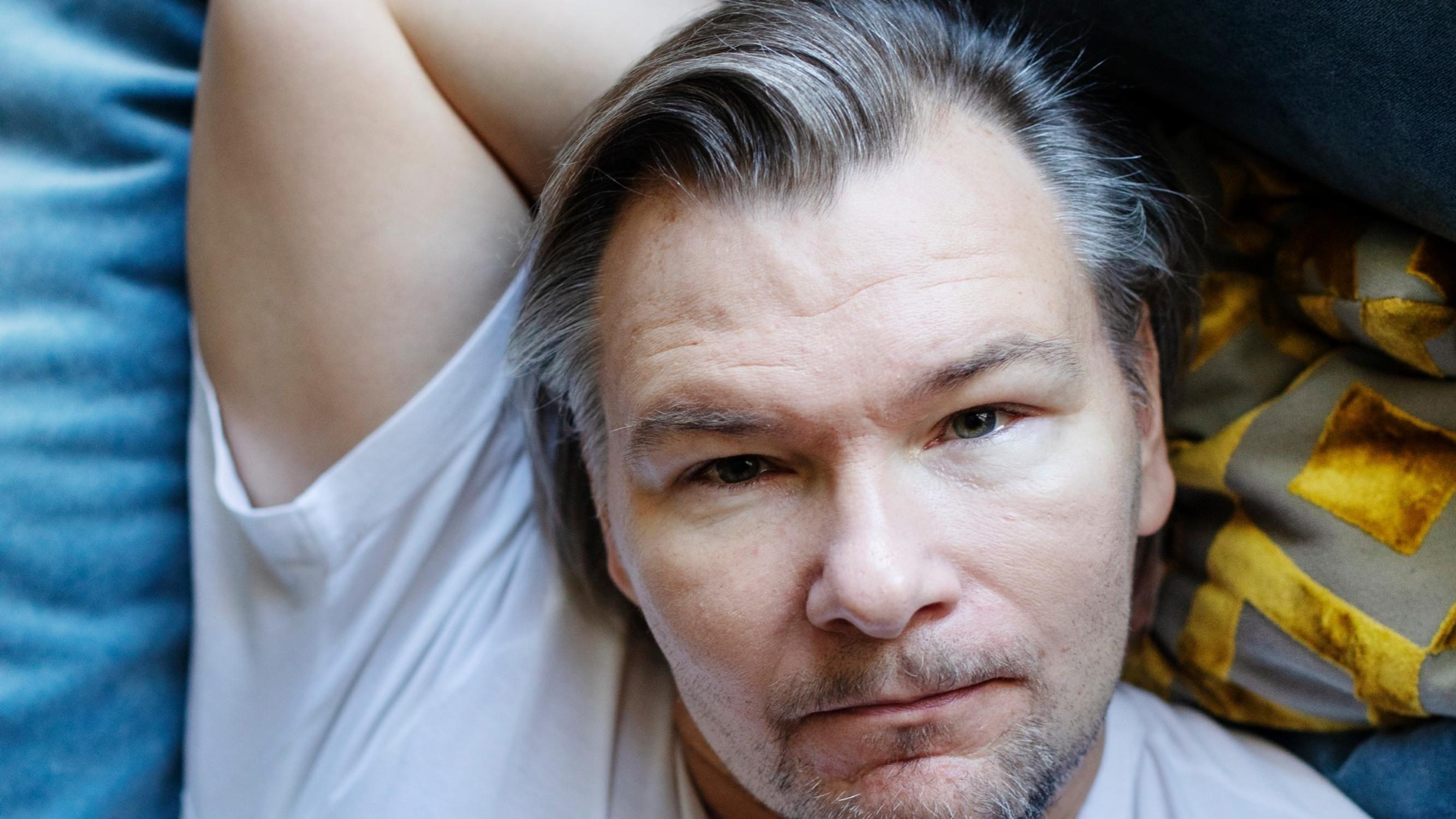 Refluksi vei Tommin leikkauspöydälle: ”Pakenin stressaavaa työtä ja itseäni syömällä roskaruokaa ja juomalla liikaa”