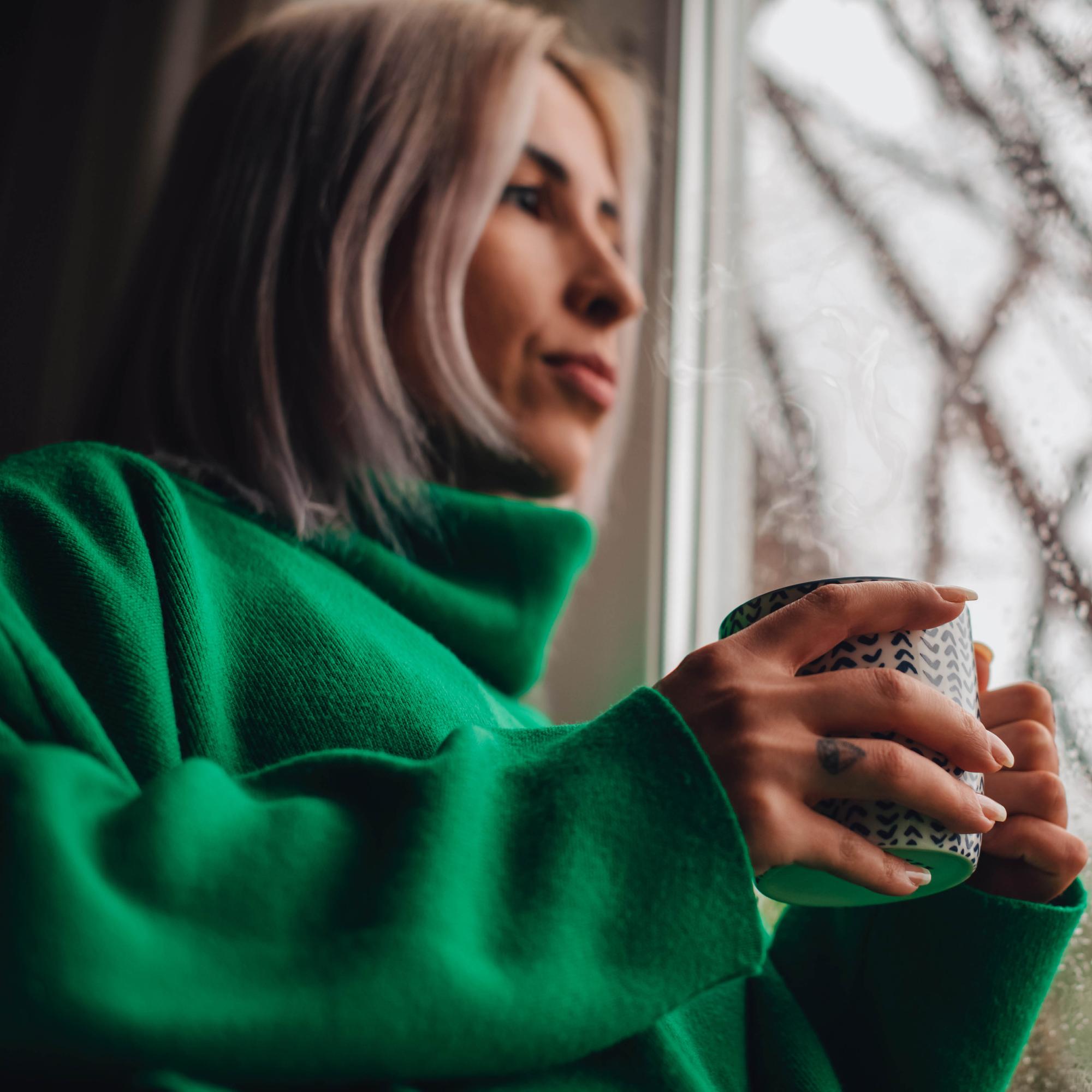 Tunnetko sinä itsesi yksinäiseksi tai kaipaatko syvempää yhteyttä ihmissuhteisiisi? Vastaa kyselyyn ja voit voittaa tuoksupalkinnon