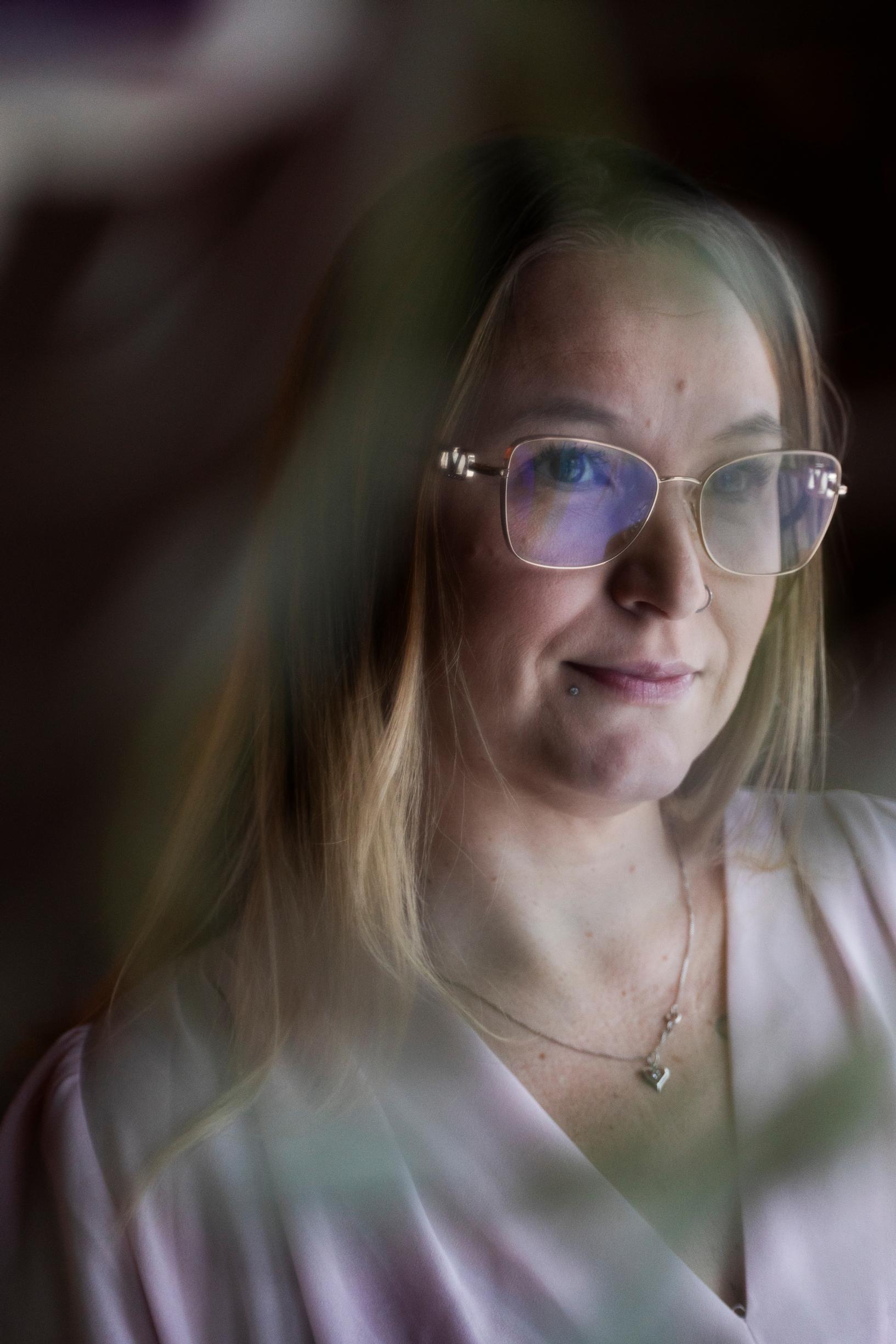 Susannan, 37, koville päänsäryille löytyi syy TikTokista – ”Lääkäritkään eivät voineet hoksata asiaa”