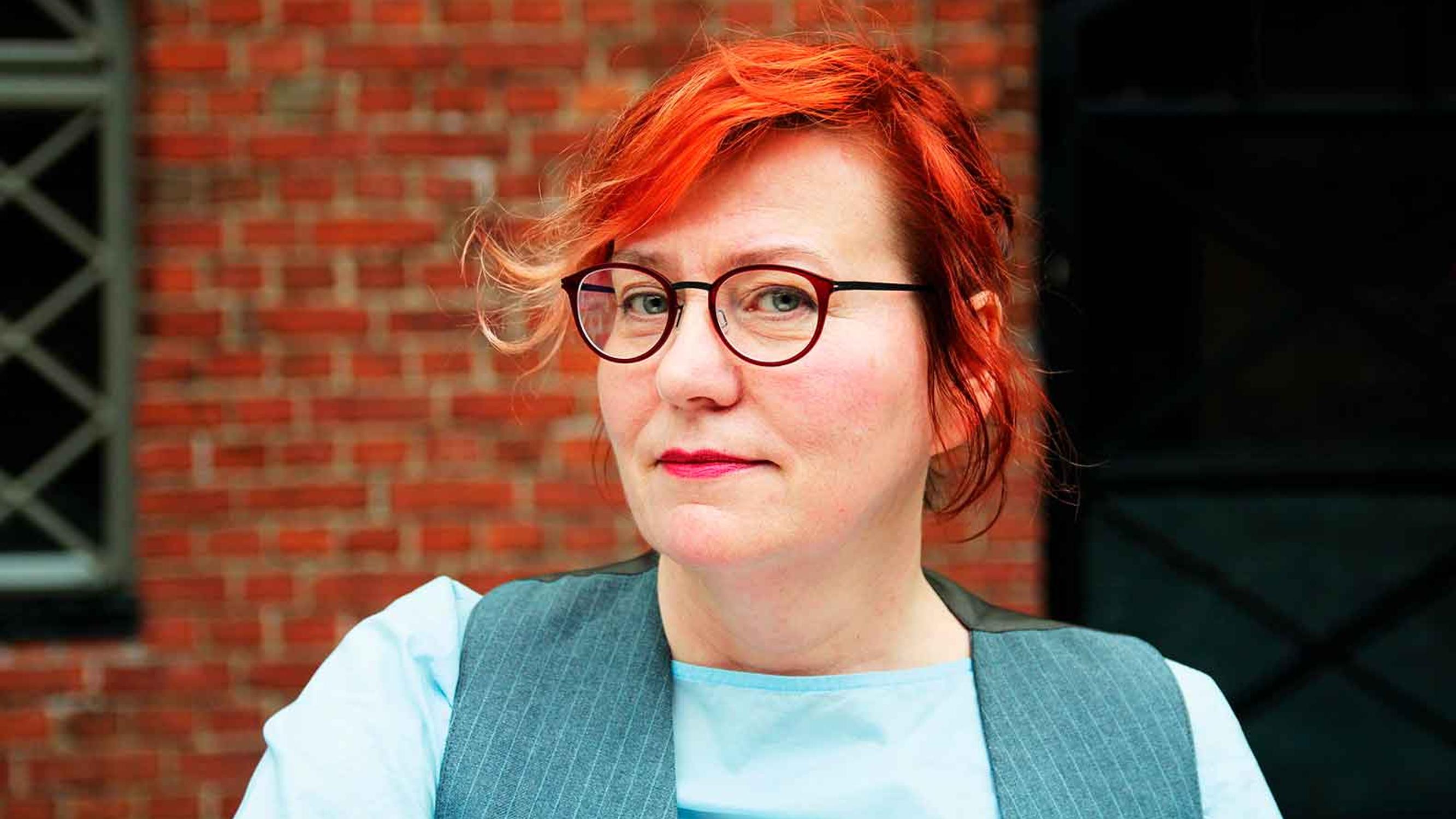 Asiantuntija kertoo, miksi sateenkaari-ihmisten voi olla vaikea hakea apua lähisuhdeväkivaltaan: ”Eron hetki on usein vaarallisin”