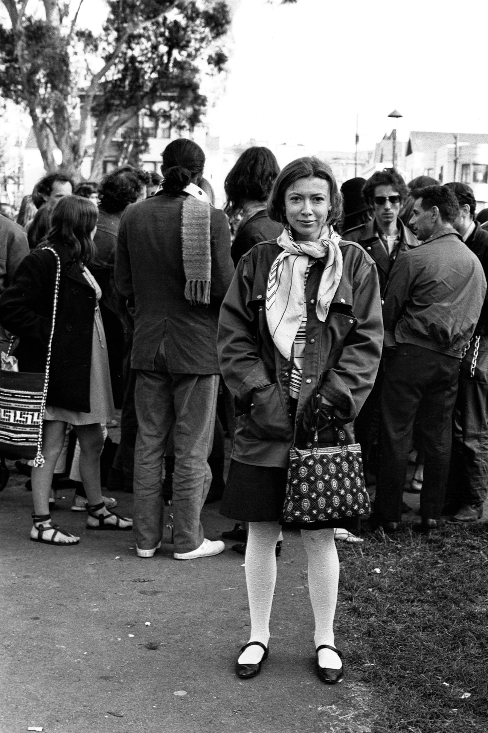 1960-luvun lopulla Joan kohautti kirjallaan, joka paljasti San Franciscon hippiliikkeen nurjan puolen.