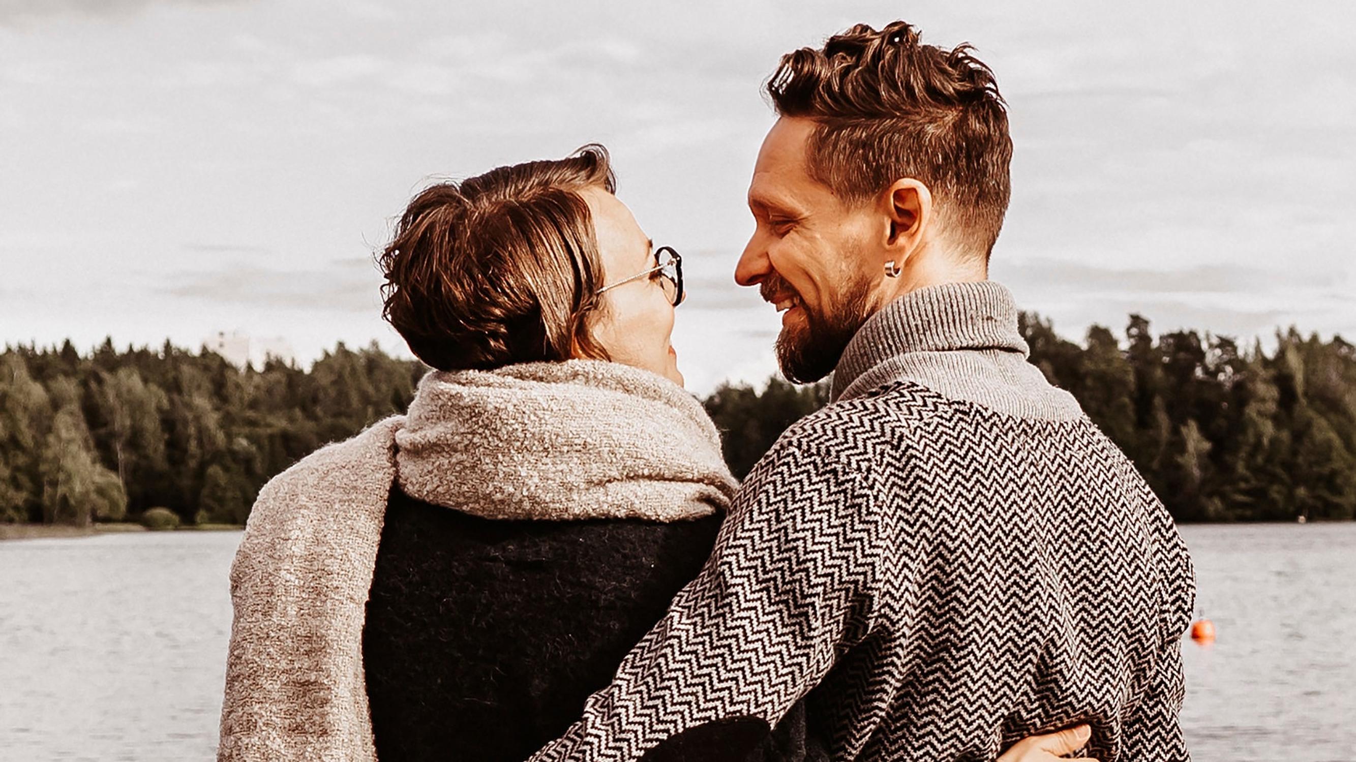 Karoliina ja Paavo Beckman rakastuivat uudelleen pariterapiassa: "Tyyneyden tunne on laskeutunut parisuhteeseen"